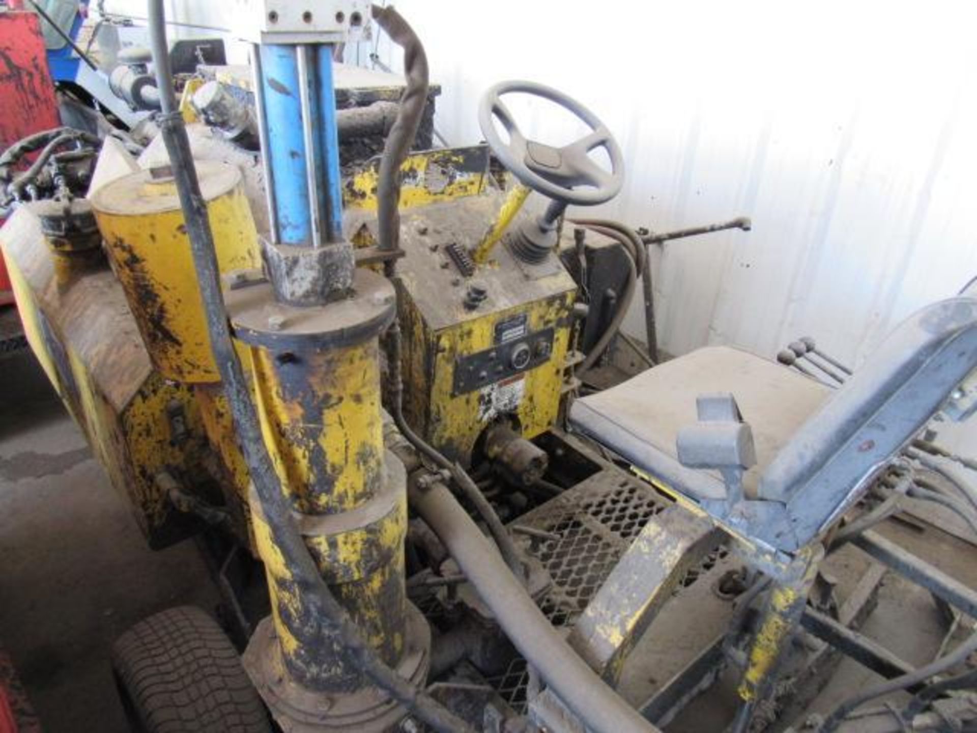 Anders 325RODA Sealcoat Applicator, S/N 325R0DA1505101258, 327 Hours Indicated, LOCATION: 7770 Vent - Image 7 of 7