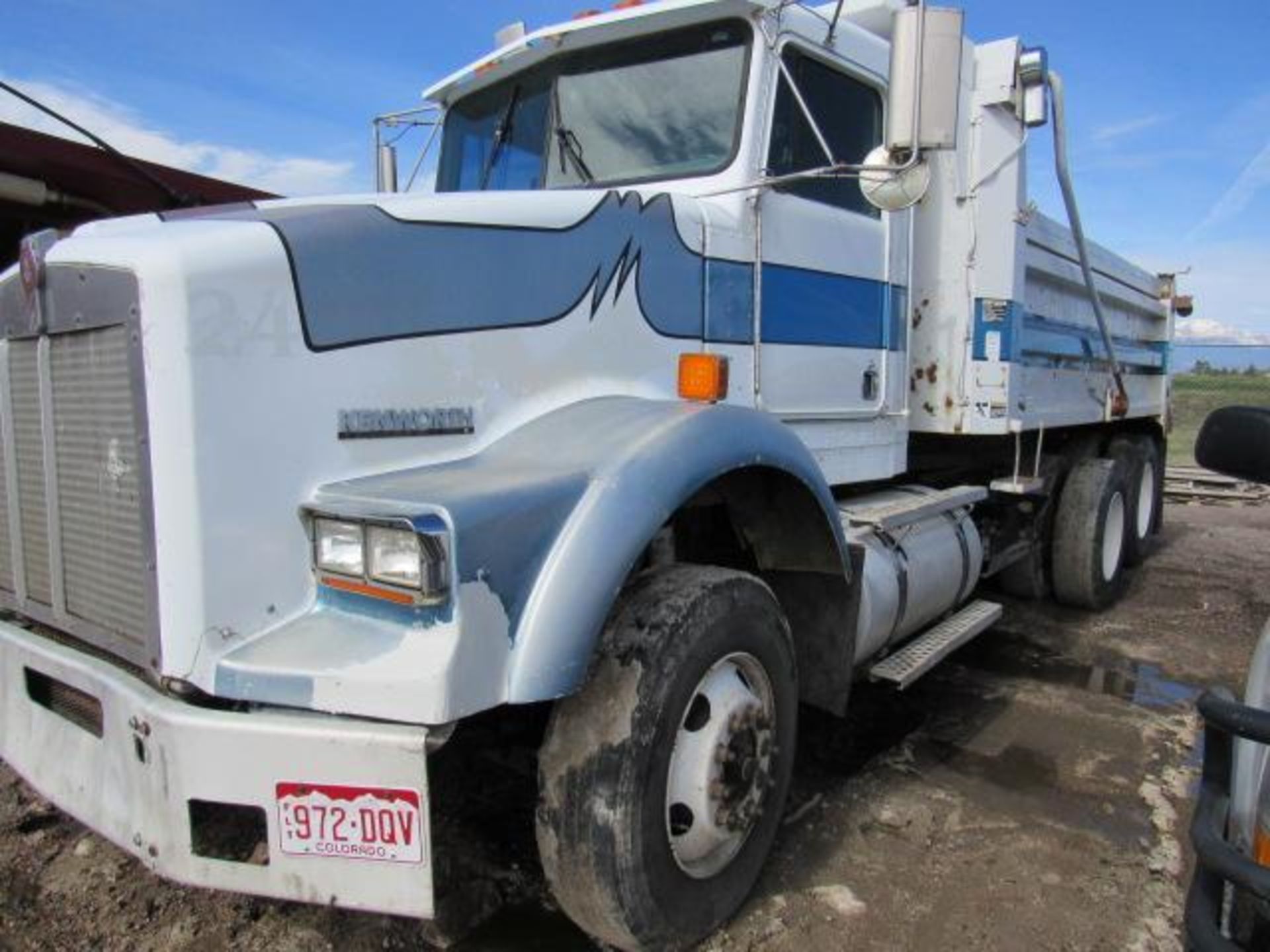 1989 Kenworth T800 Dump Truck, VIN # 1XKDD29X2KS534713, Cummins Turbo Diesel Engine, Manual - Image 3 of 8