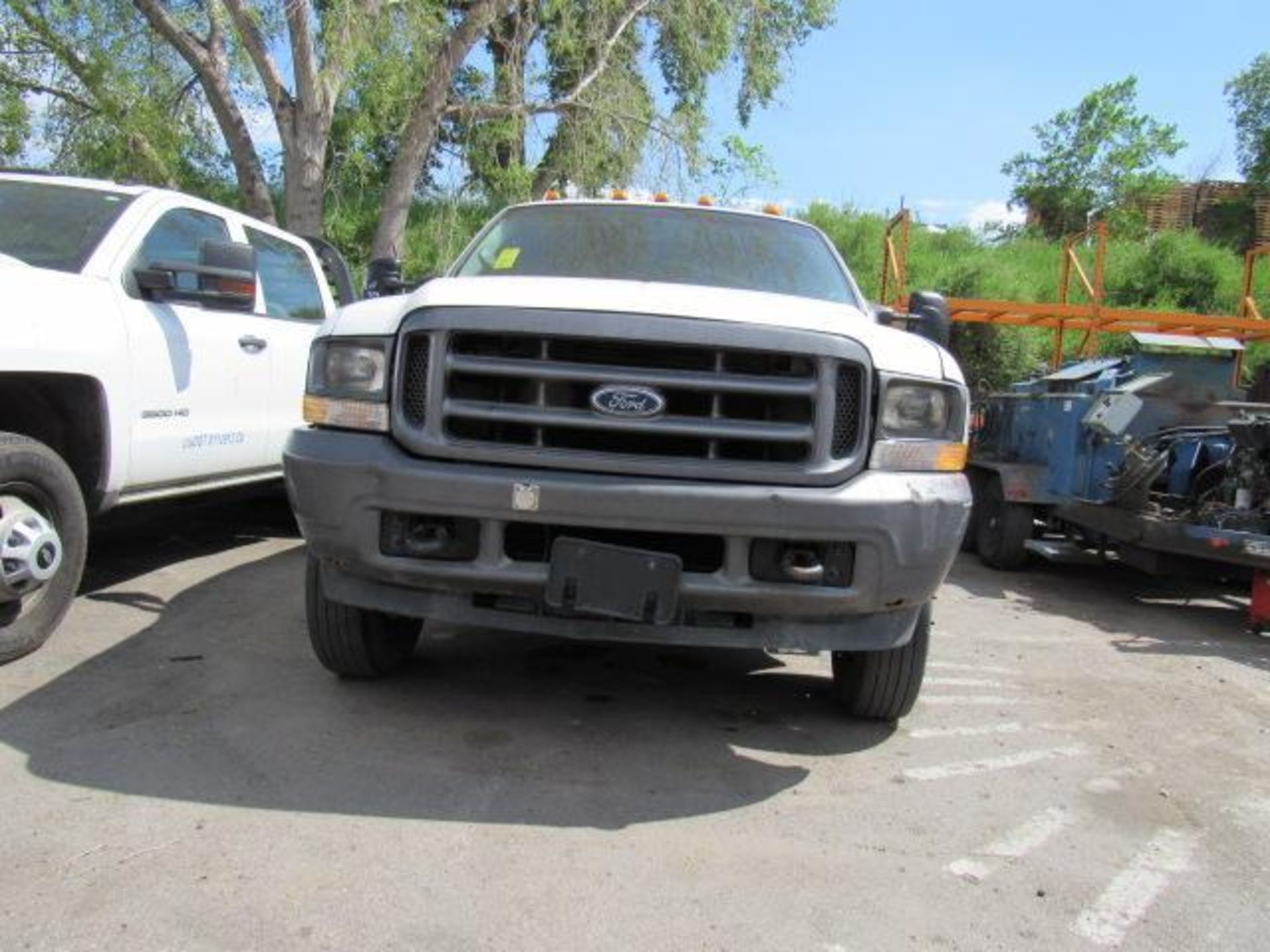2004 Ford F550 11 ft. Flatbed Superduty 4 x 4, VIN # 1FDAW57PX4EB03420, Crew Cab, Goose Neck - Image 2 of 9