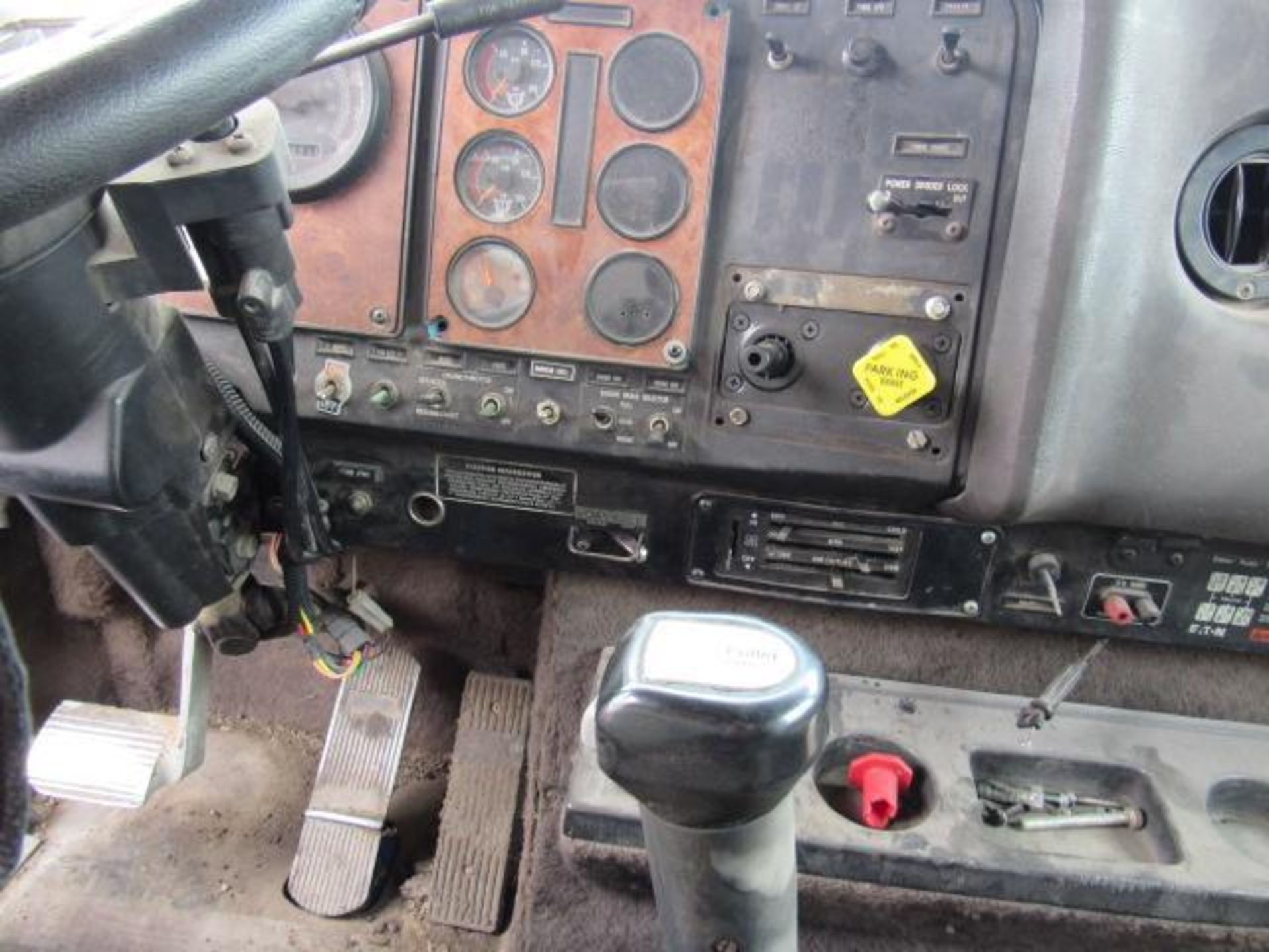 1993 International 9200 Tractor, VIN # 2HSFMA7RXPCO76568, Eaton Fuller Manual Transmission, - Image 11 of 12
