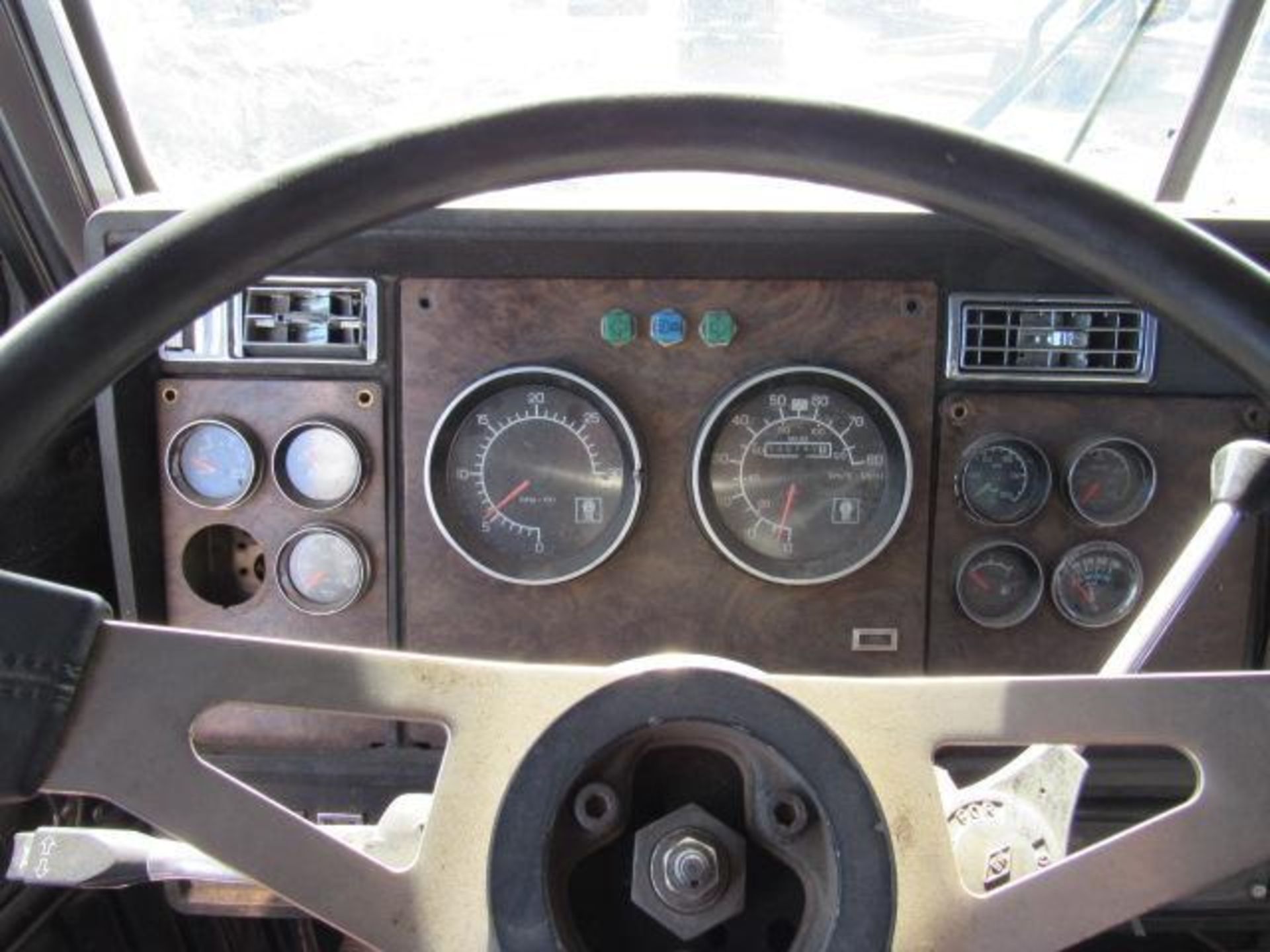 1989 Kenworth T800 Dump Truck, VIN # 1XKDD29X2KS534713, Cummins Turbo Diesel Engine, Manual - Image 8 of 8