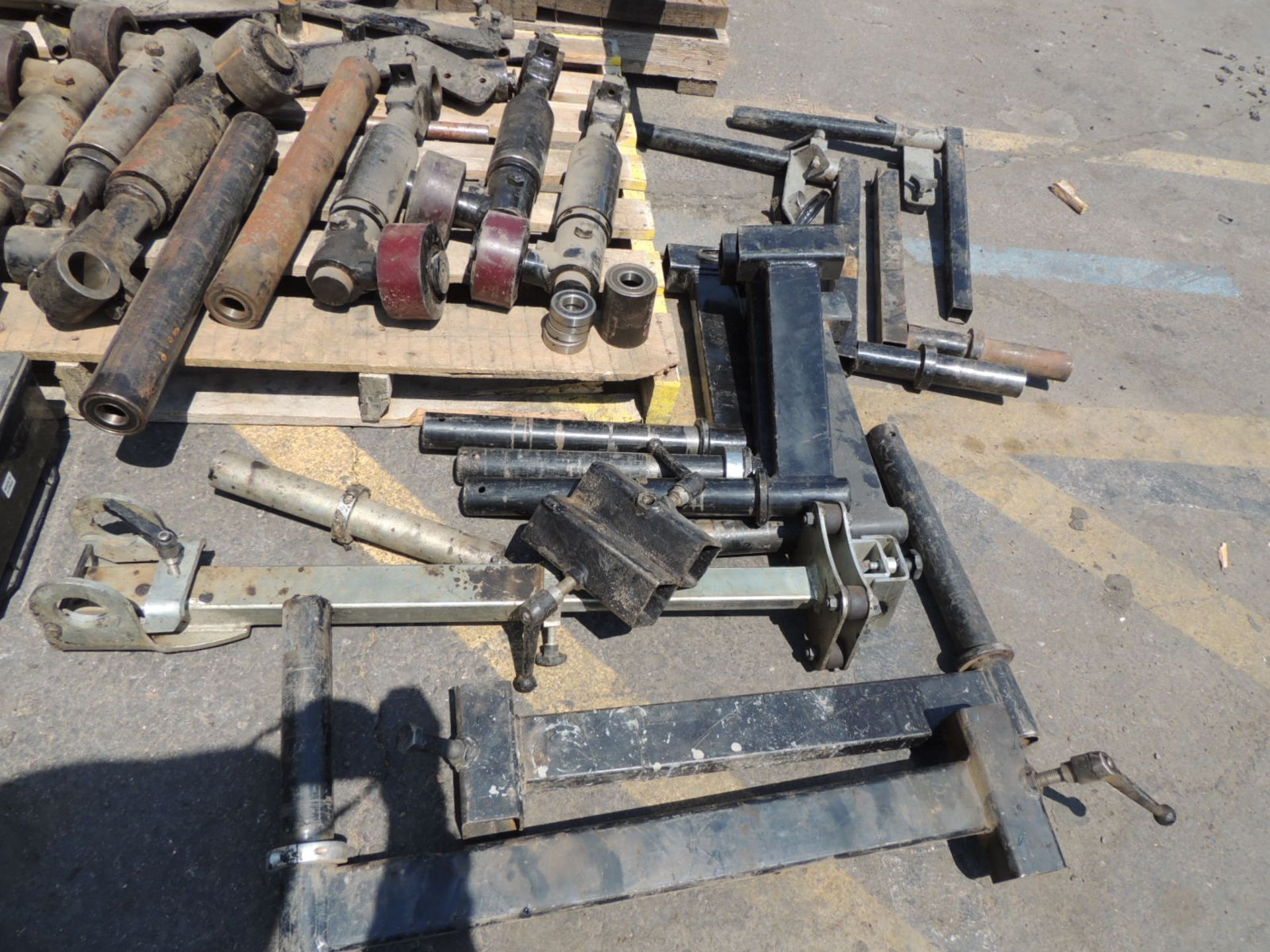 LOT: Misc. Paver Parts, LOCATION: 2435 S. 6th Ave., Phoenix, AZ 85003 - Image 2 of 2