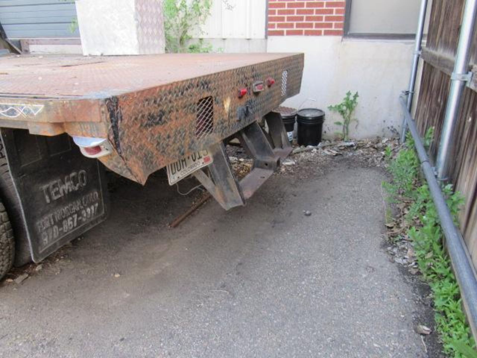 1996 Ford F450 11 ft. Flatbed Superduty 4 x 2, VIN # 1FDLF47F5TEA46150, Gooseneck Hitch, Dual Rear - Image 6 of 8