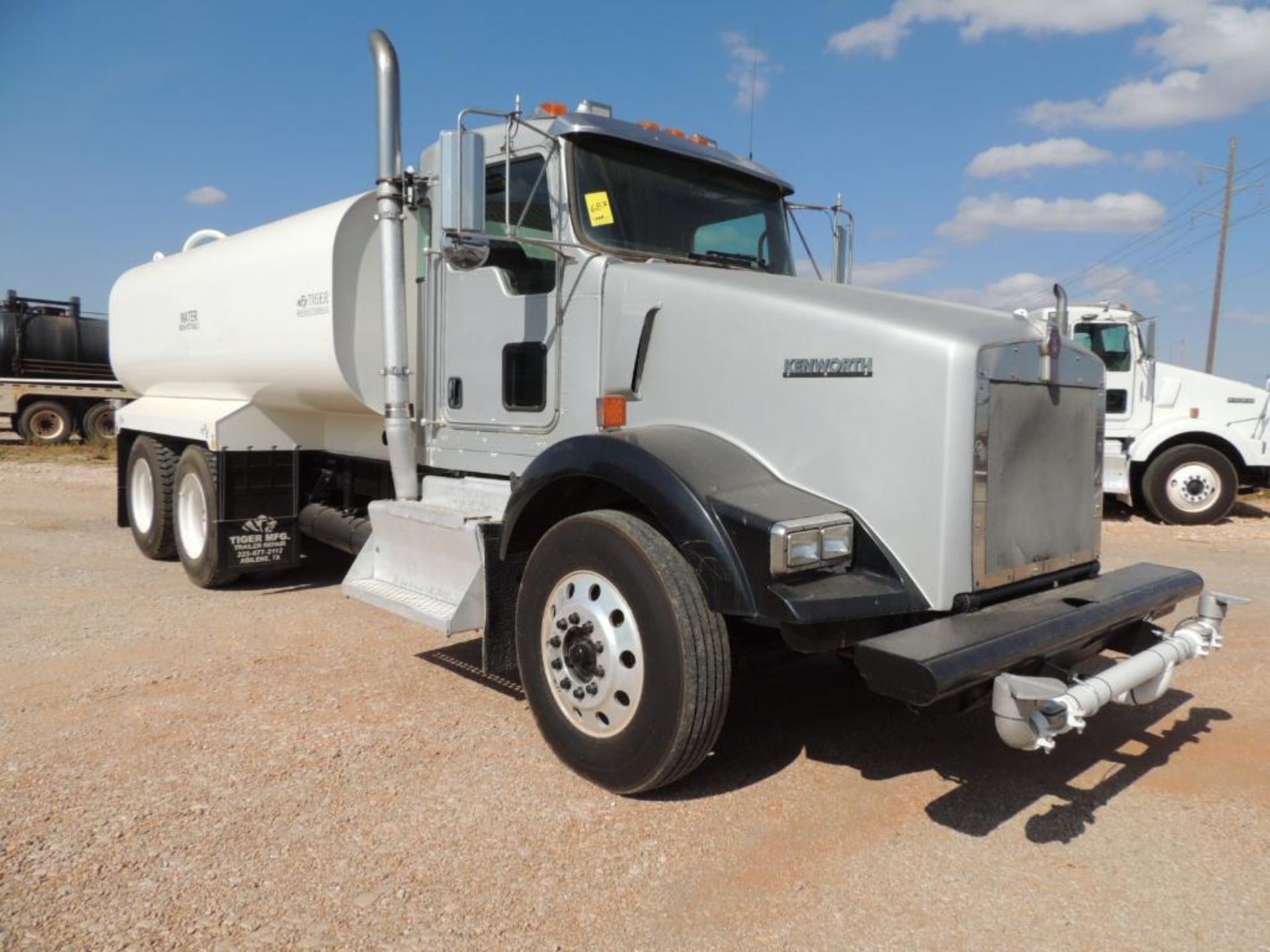 2012 Kenworth T800 Water Truck, VIN # 1CKDD49X0CJ333508, Cummins ISX15/500, Eaton Fuller 10 Spd, 210 - Image 3 of 9