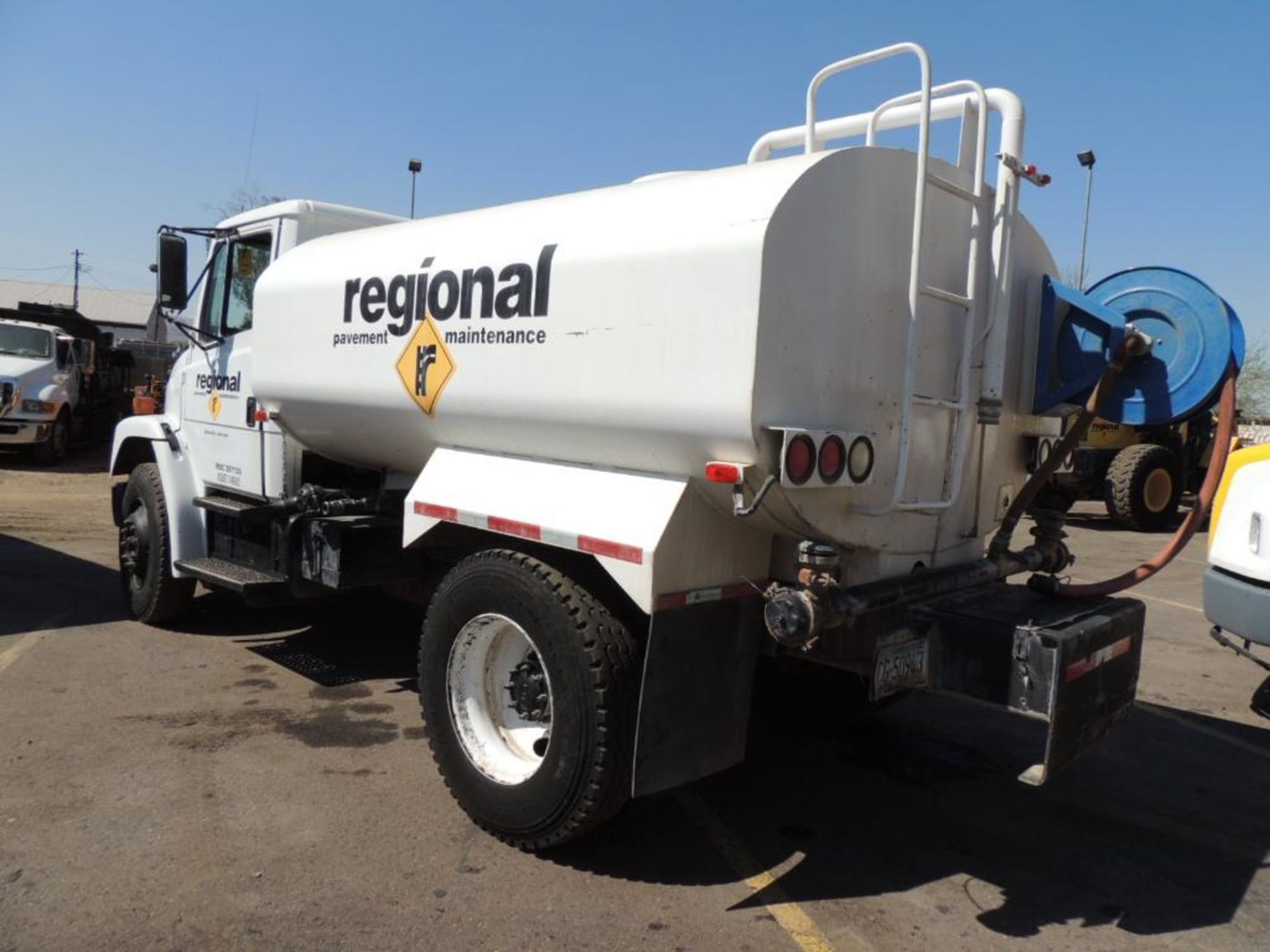 1999 Freightliner FL70 Water Truck, VIN # 1FV6HFAA7XHF31308, Approx. 2000 Gallons, Front Side & Rear - Image 6 of 9