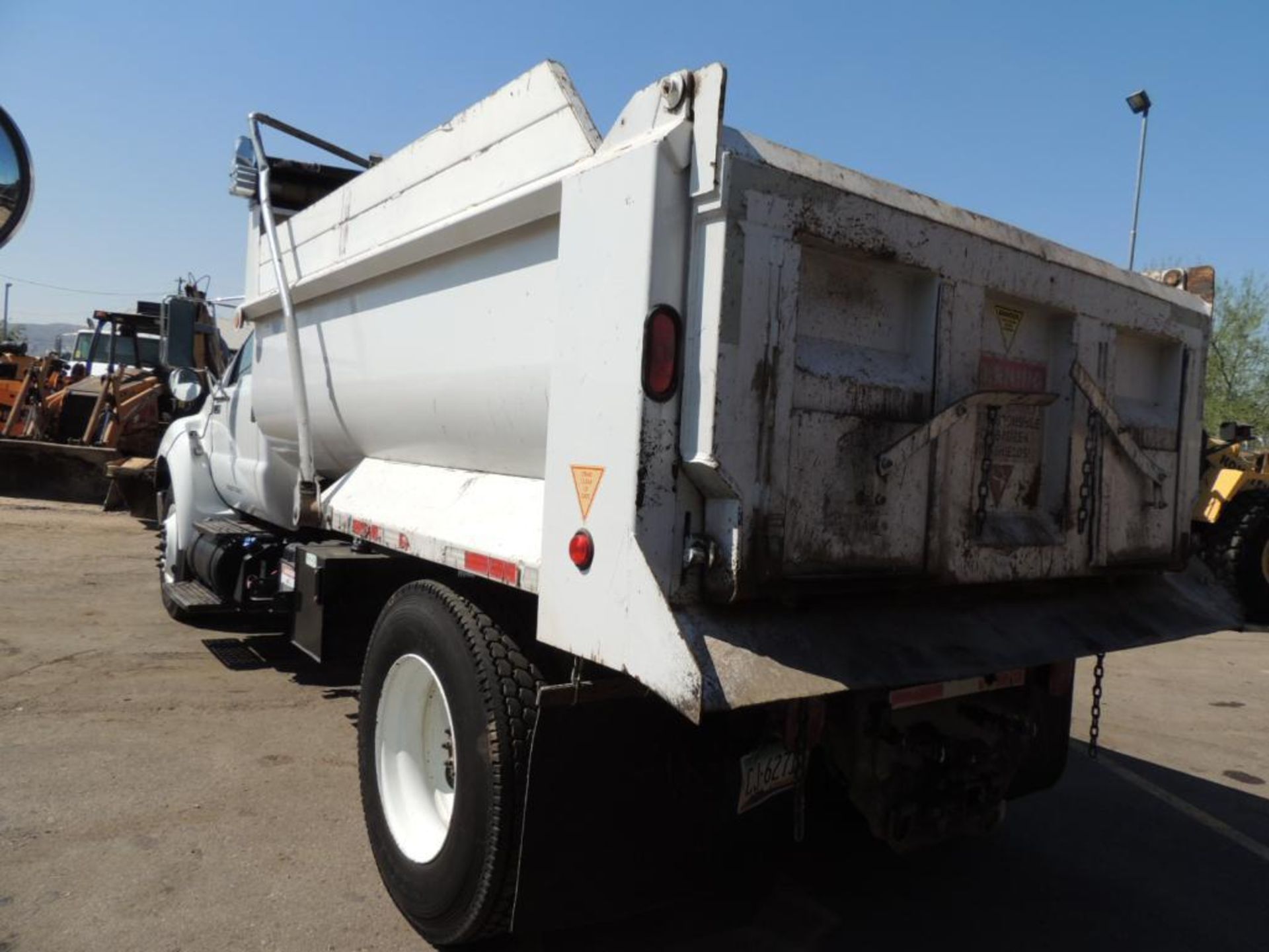 2015 Ford F750 XLT SD S/A 12-Yard Dump Truck 4x2, VIN # 3FRWF7FL2FV744995, Cummins ISB 6.7, Auto - Image 6 of 10