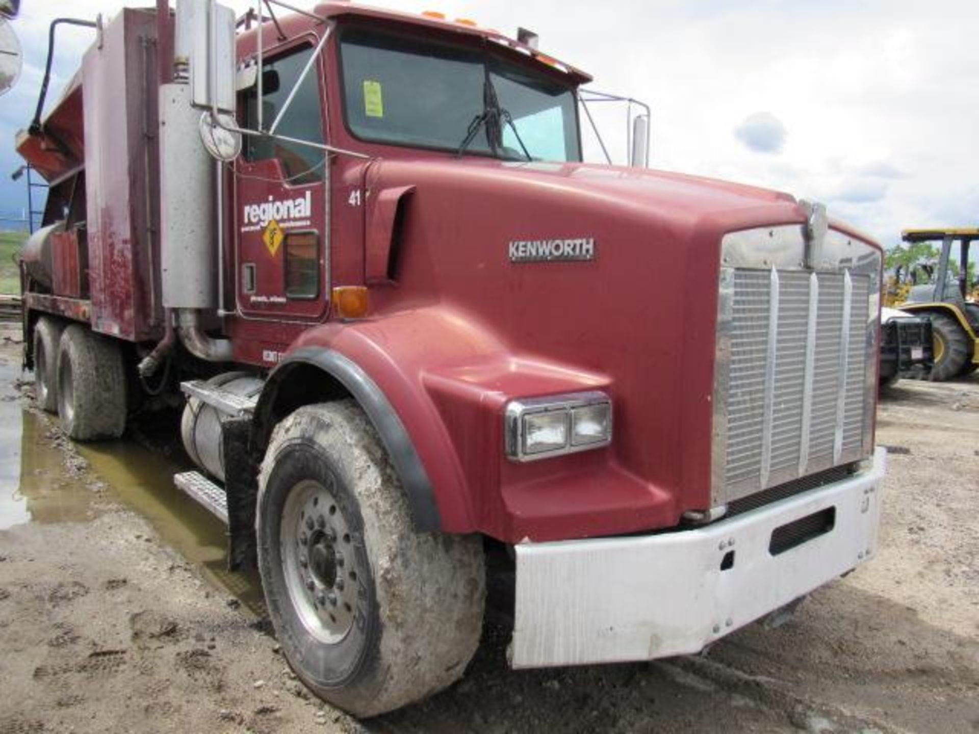 2000 Kenworth T800 Slurry Truck, VIN # 1NKDGGGG00R836250, Automatic Morse 5-Speed Transmission, - Image 9 of 18