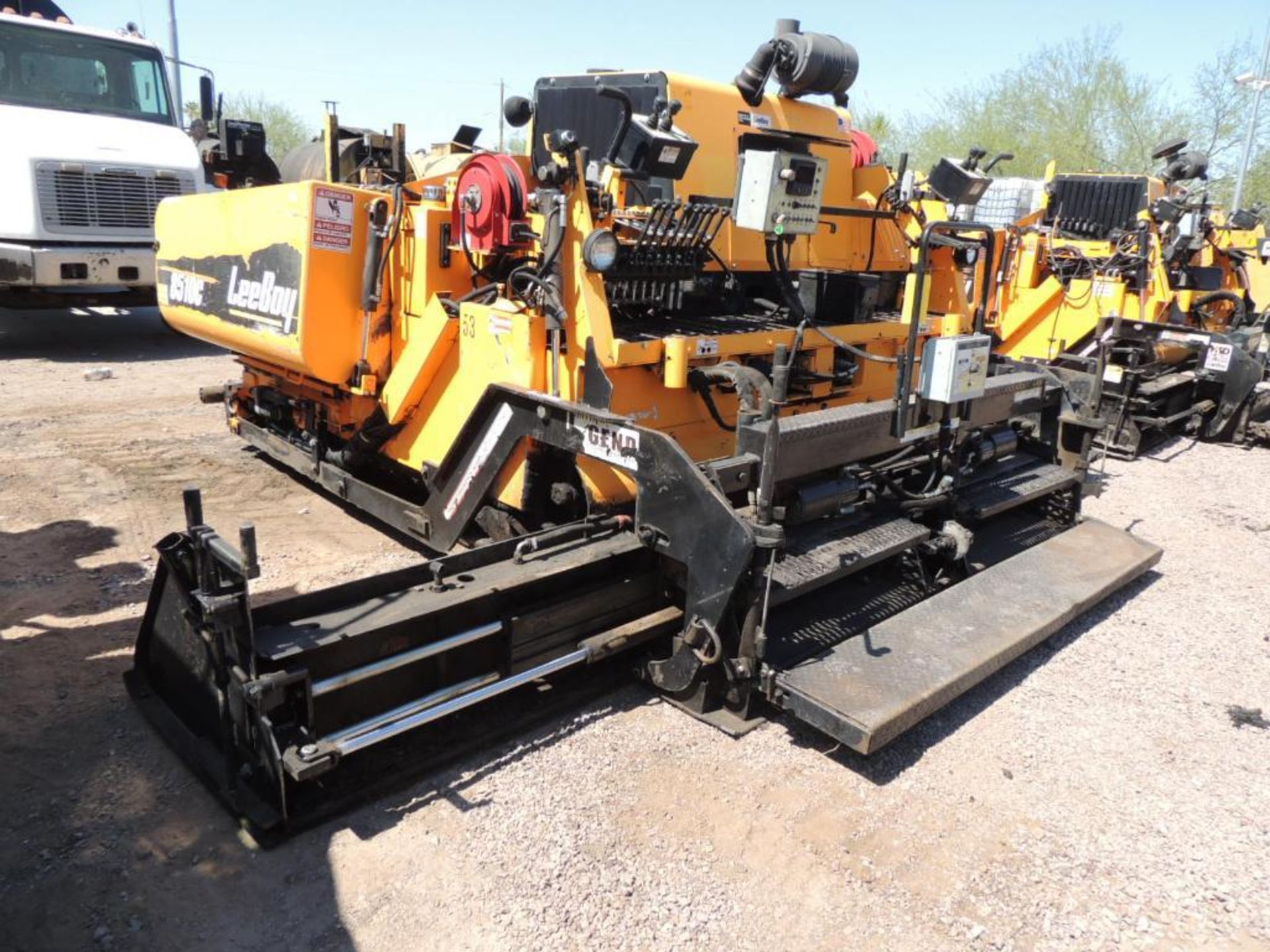 2014 Leeboy 8510C Asphalt Paver, S/N 121629, w/Electric 8 ft. -15 ft. Screed, 84 HP Kubota Tier - Image 2 of 7