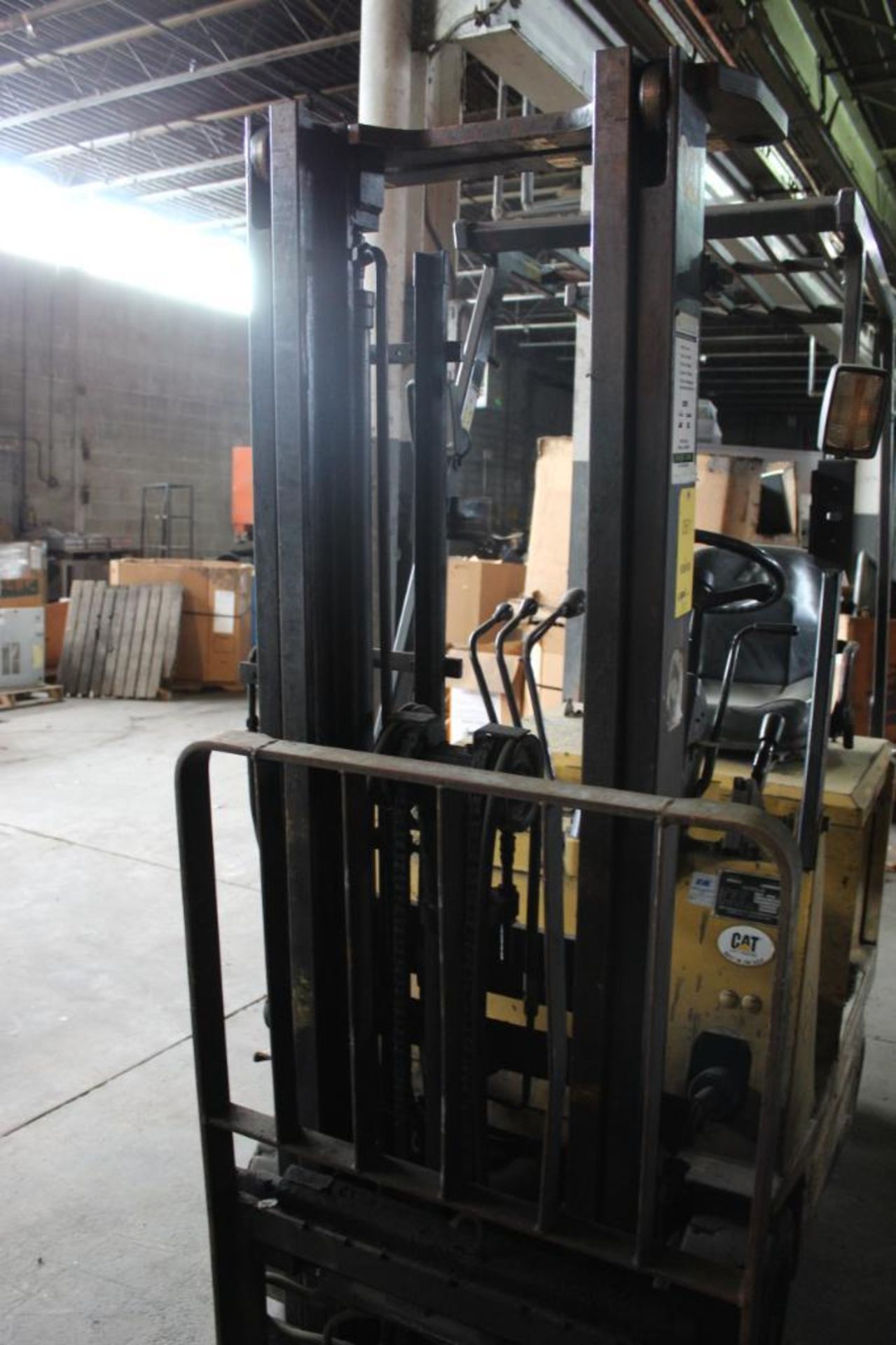 Caterpillar Electric Forklift Model 8015, Side Shifter, 3000 lb. Capacity, Dual Mast 130 in. - Image 2 of 5