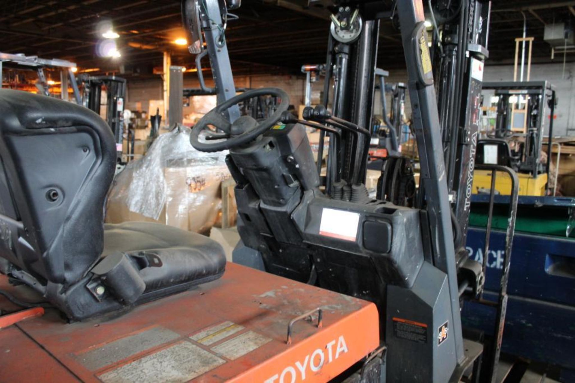 Toyota Electric Fork Lift Model 7FBCU20, Side Shifter, 3500 Lb Capacity, Triple Mast 189 in. - Image 3 of 4