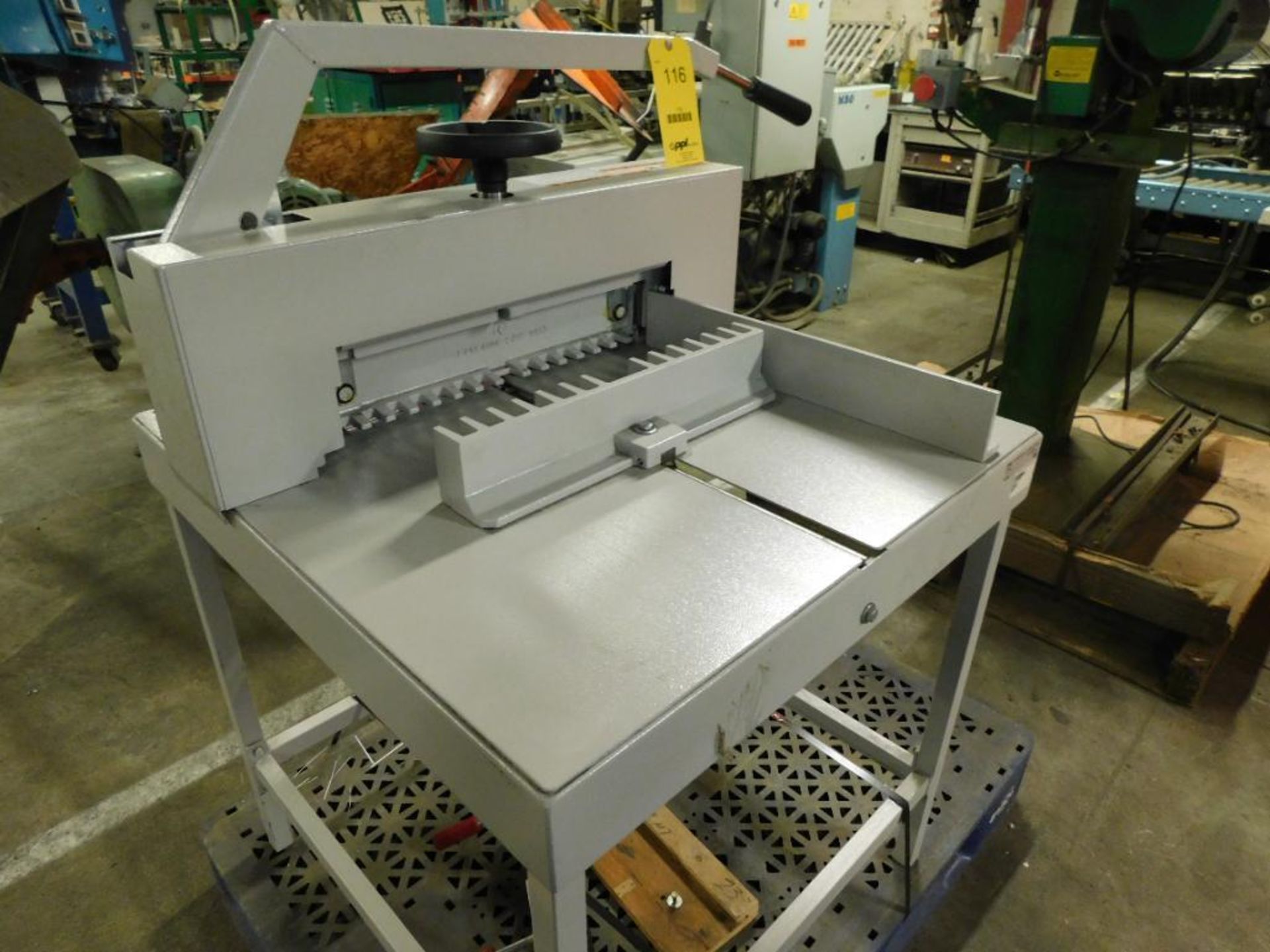 Ideal 18 in. Manual Paper Shear Model 4700 (LOCATION: 520 DRESDEN ST., KALKASKA, MI 49646) - Image 2 of 2