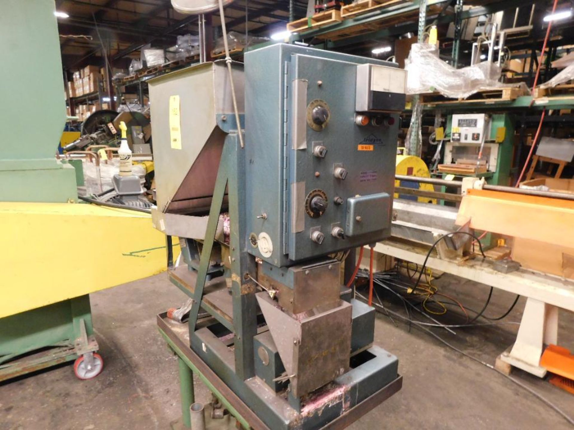 Tridyne Scale Feeder Unit Model 6506, S/N 1469, Top Side Mounted Vibratory Gravity Bottom Feed