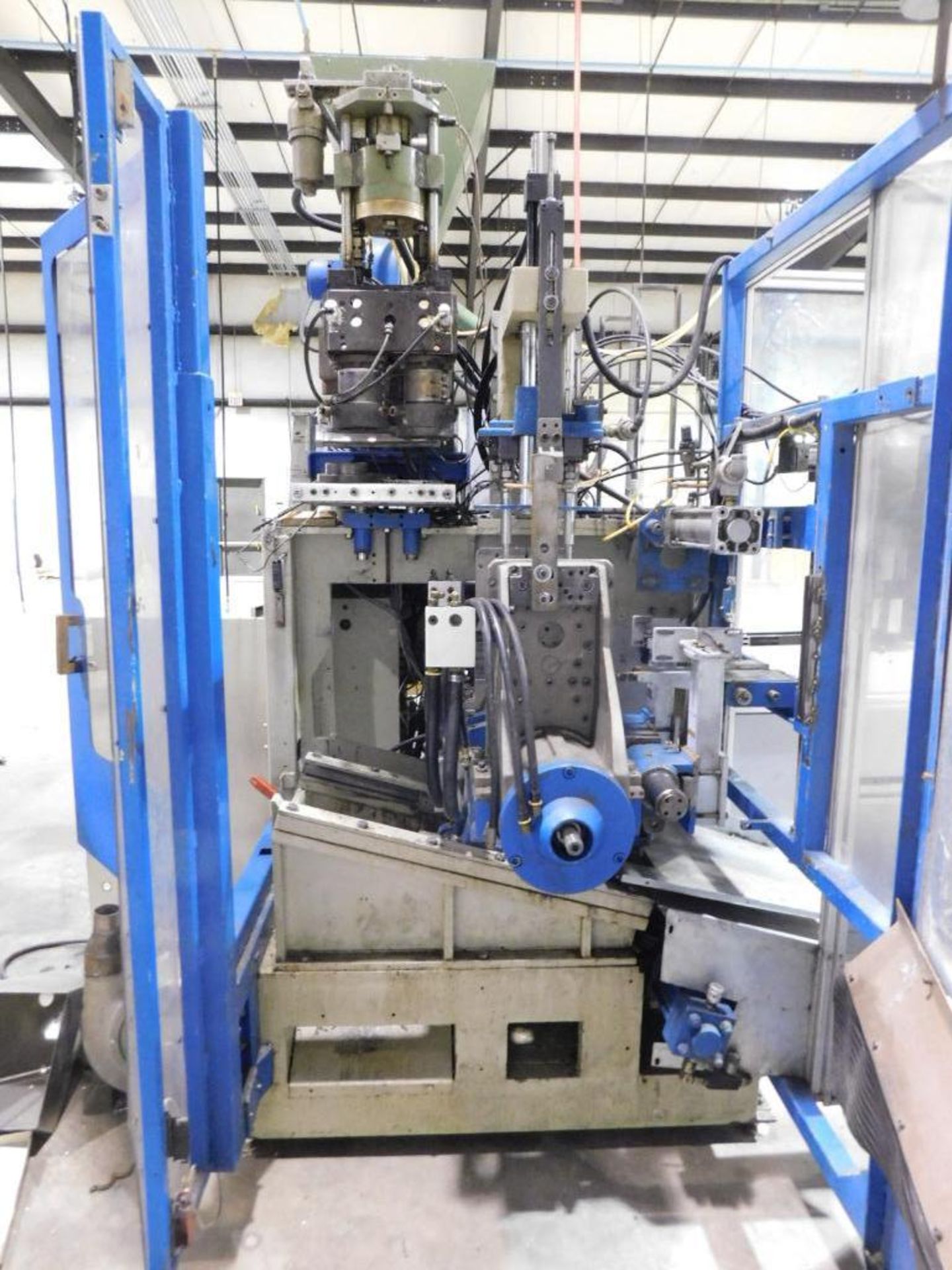 LOT: Line #4 - Automa Single-Station Shuttle Continuous Extrusion 3L Blow Molding Machine Model - Bild 4 aus 6