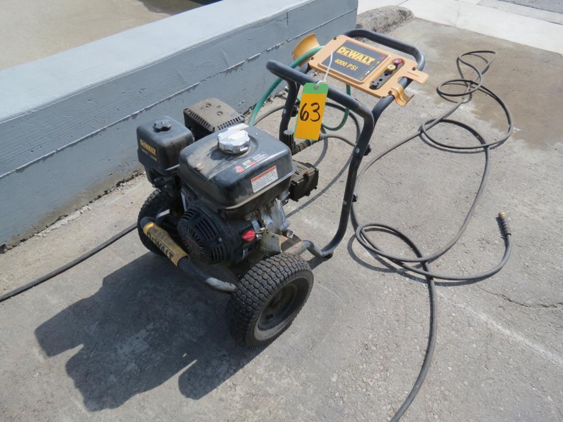 DeWalt 4000 PSI /3.5gpm pressure washer