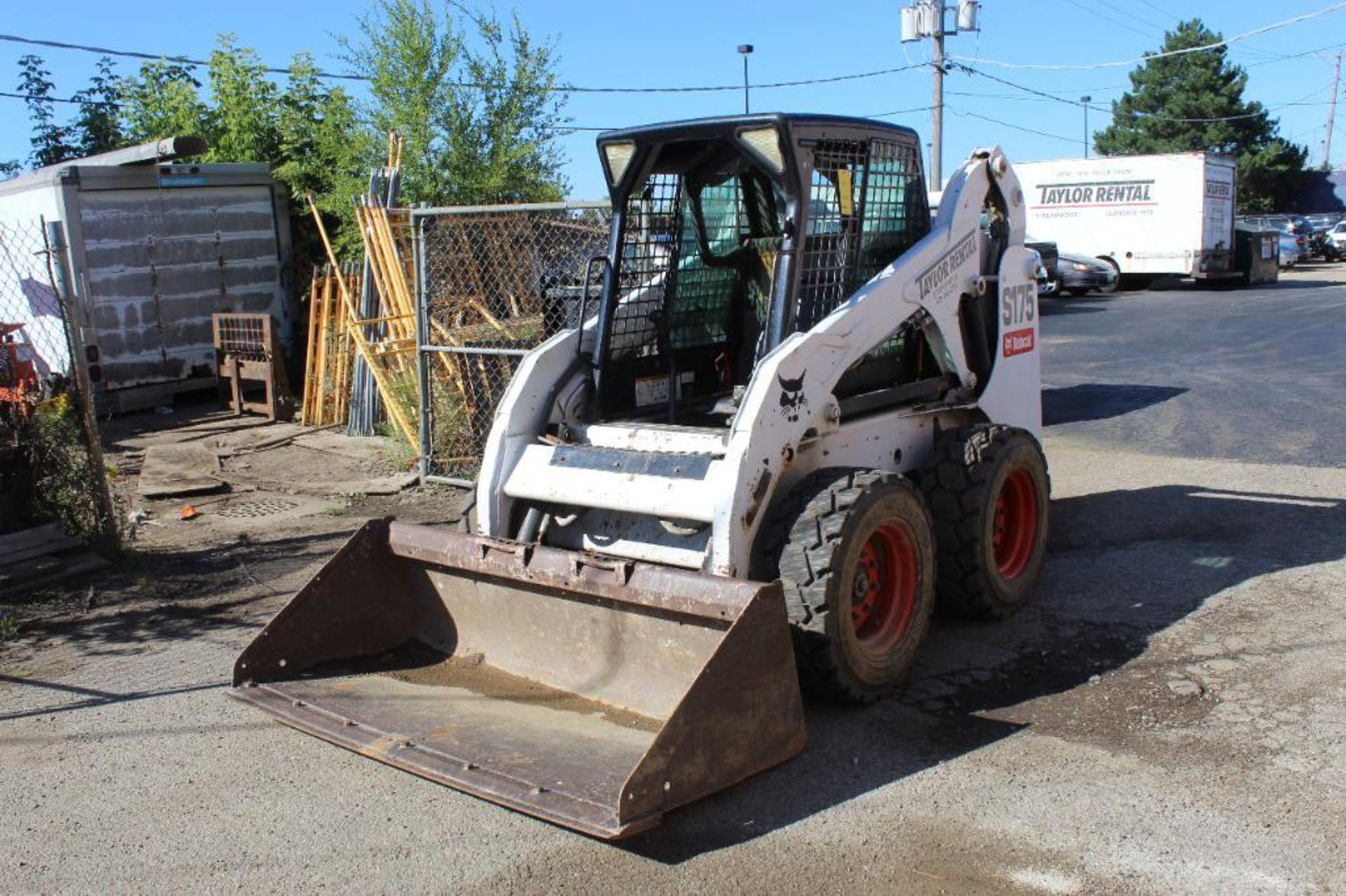 2007 Bobcat Skid Steer Loader Model S175 with 66 in. Loader Bucket, SN 530114617, 2323 indicated - Image 2 of 8