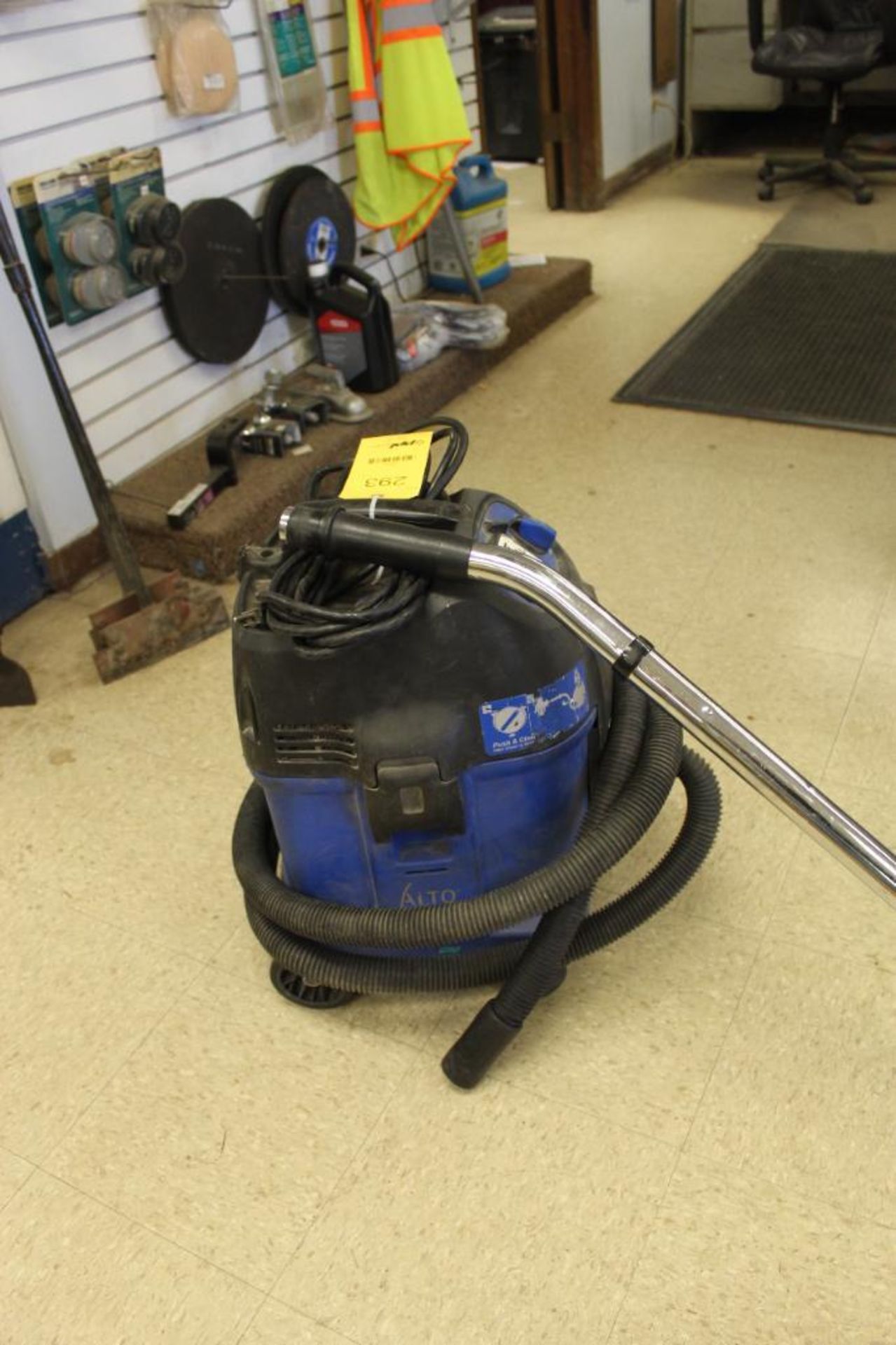 Alto Attix Commercial Wet/Dry Vac - Image 2 of 3