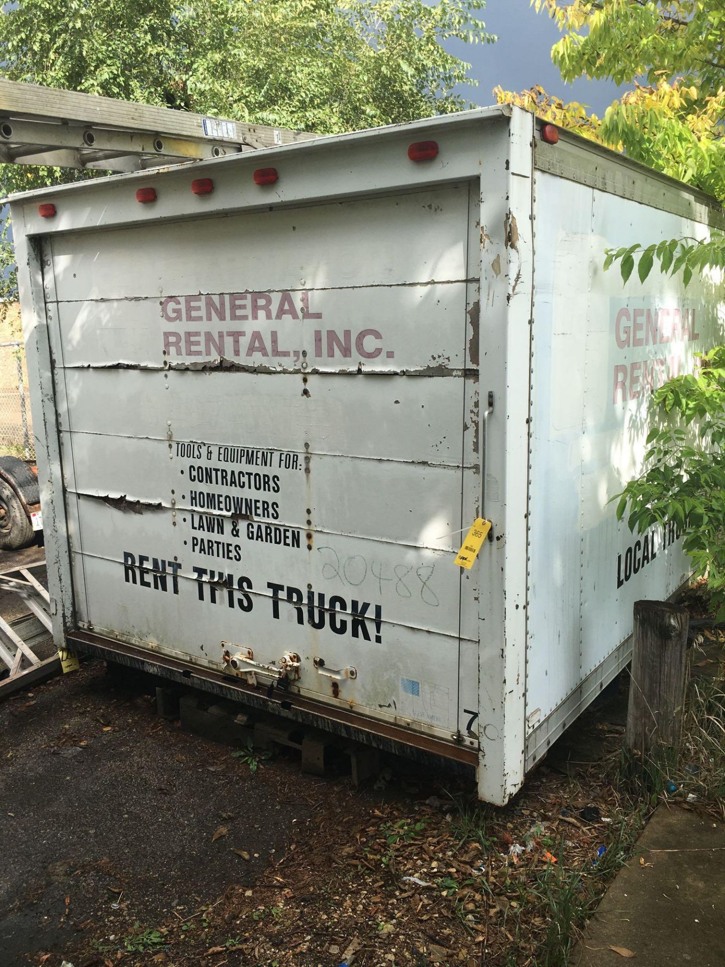 Detached Box Truck Box Storage Unit