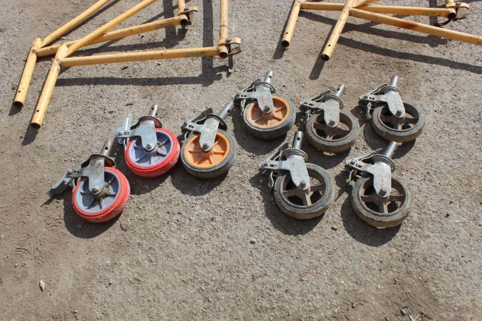 LOT: (4) Scaffold Out Riggers, (3) Center Braces, (8) Casters - Image 2 of 3