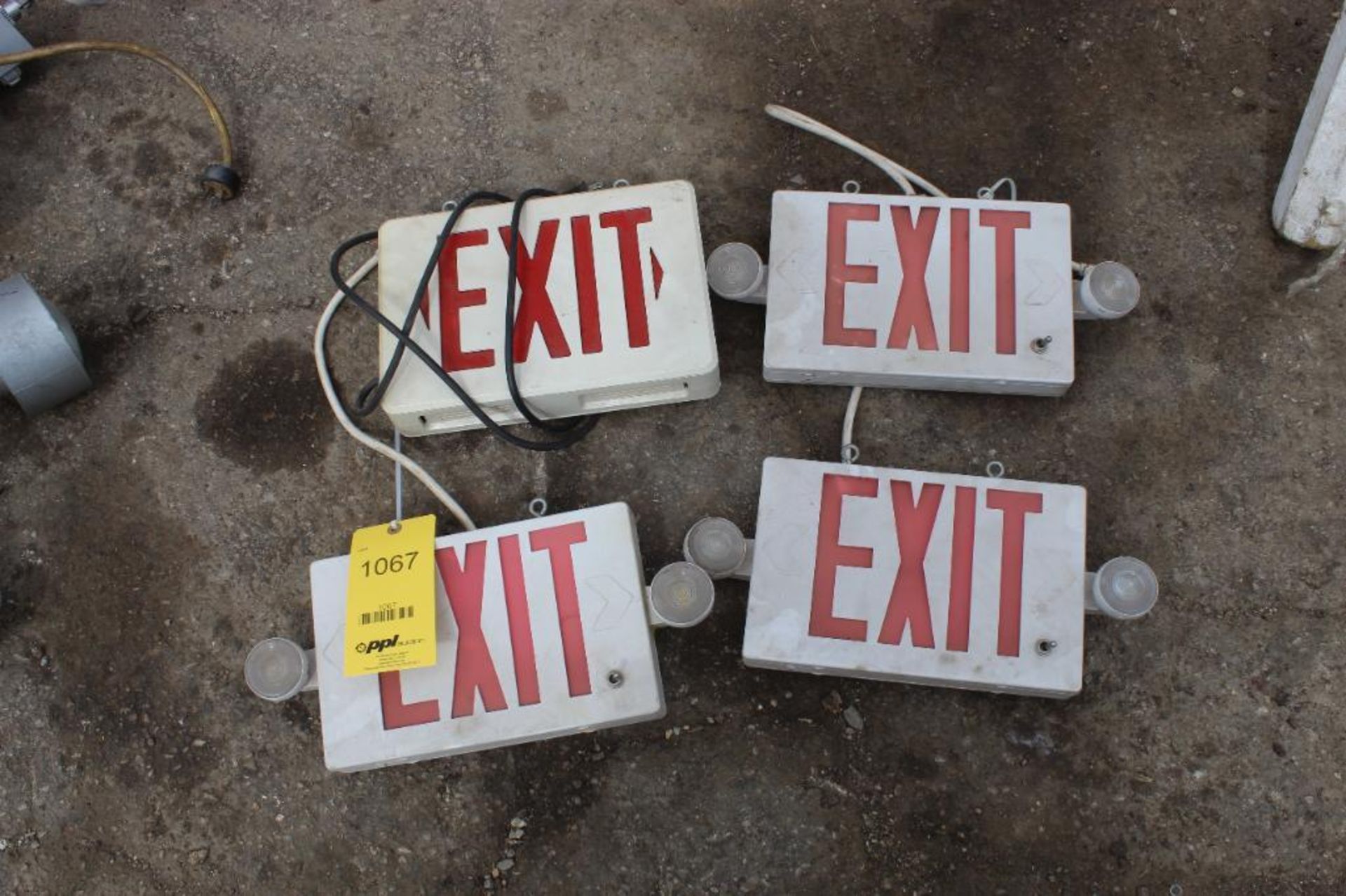 LOT: (4) Lighted Tent Exit Lights