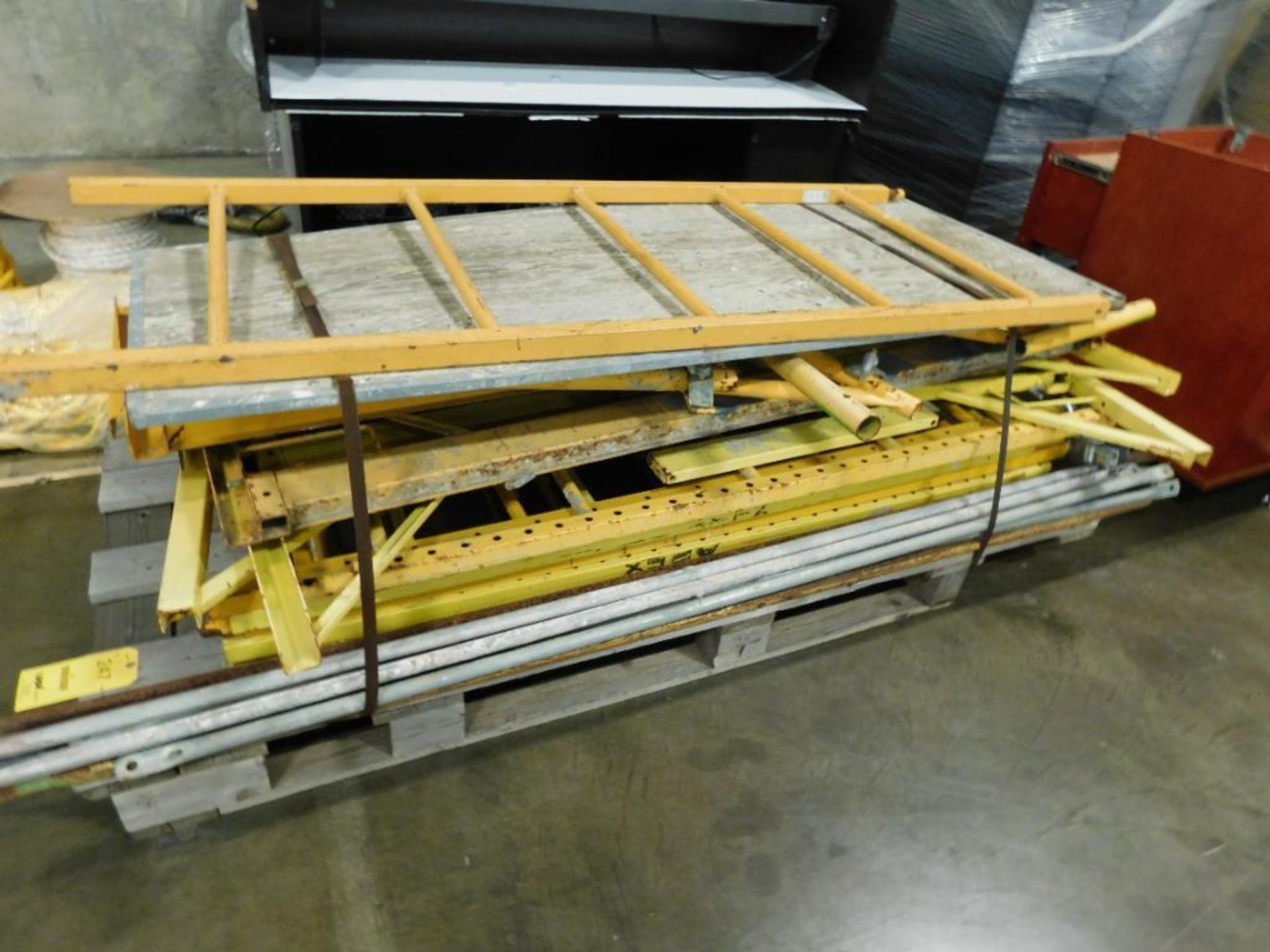 LOT: Assorted Baker Style Scaffold