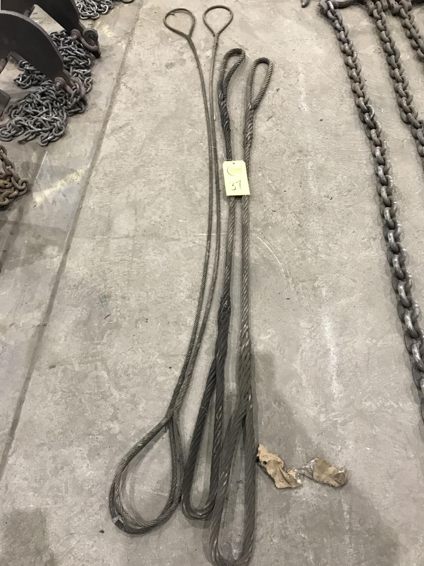 (4) wire ropes with loops