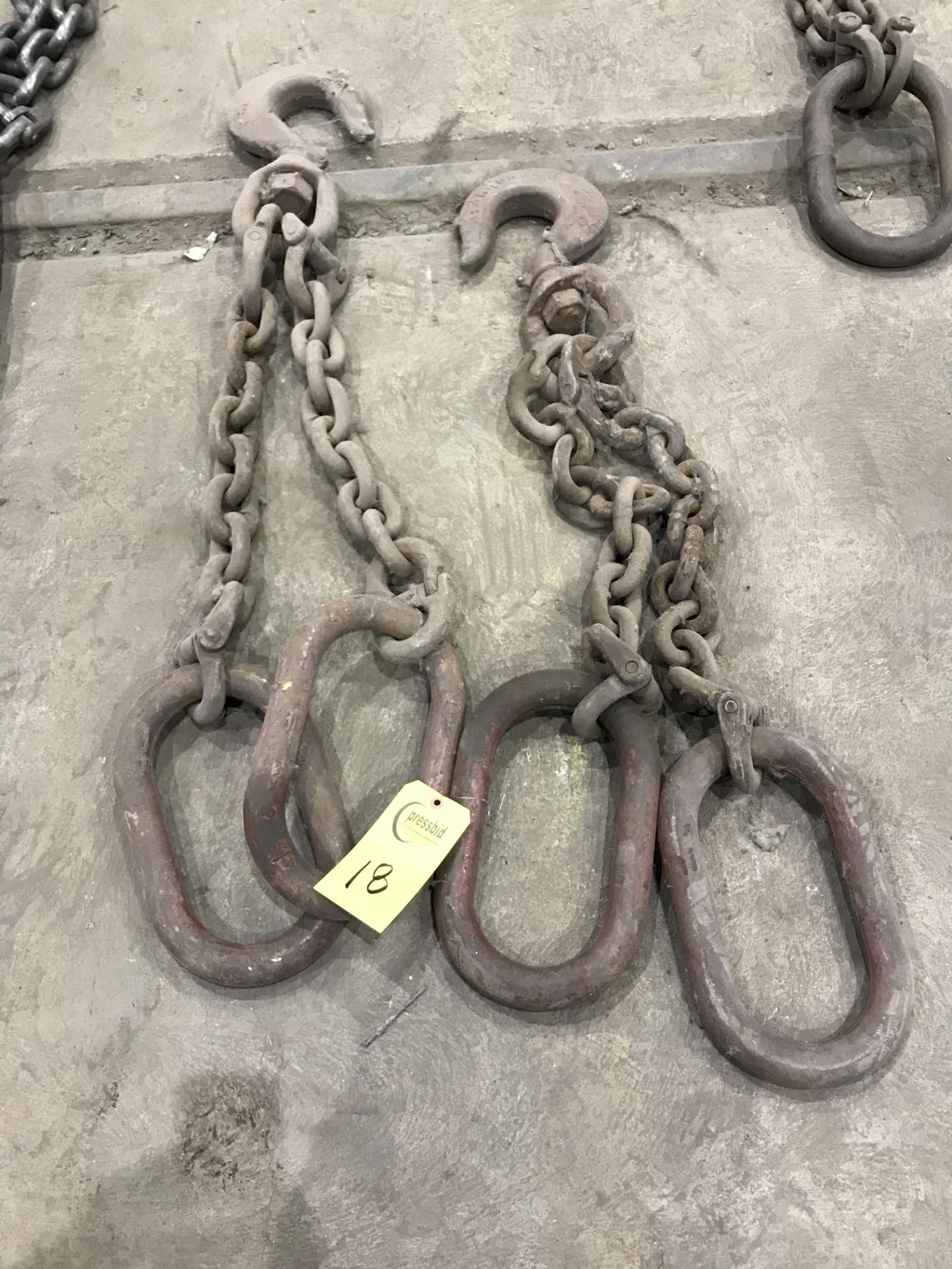 (2) Chains with hooks