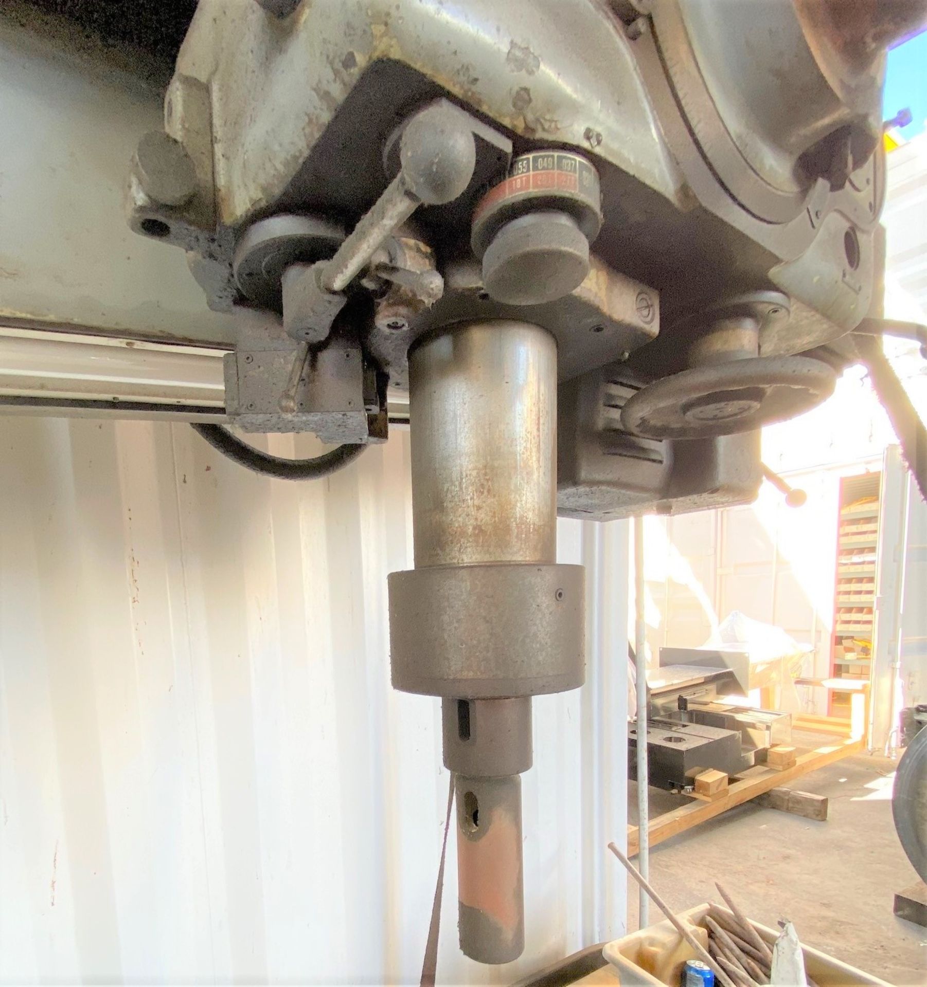 21" X 84" HEAVY DUTY RADIAL ARM DRILL PRESS - Image 4 of 6