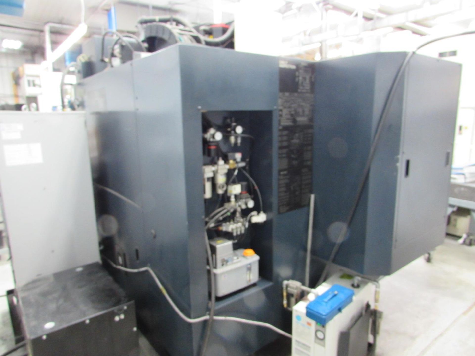 Makino V33 High Speed CNC Vertical Machining Center, 30k RPM Spindle, S/N 1034, New 2003 - Image 7 of 16