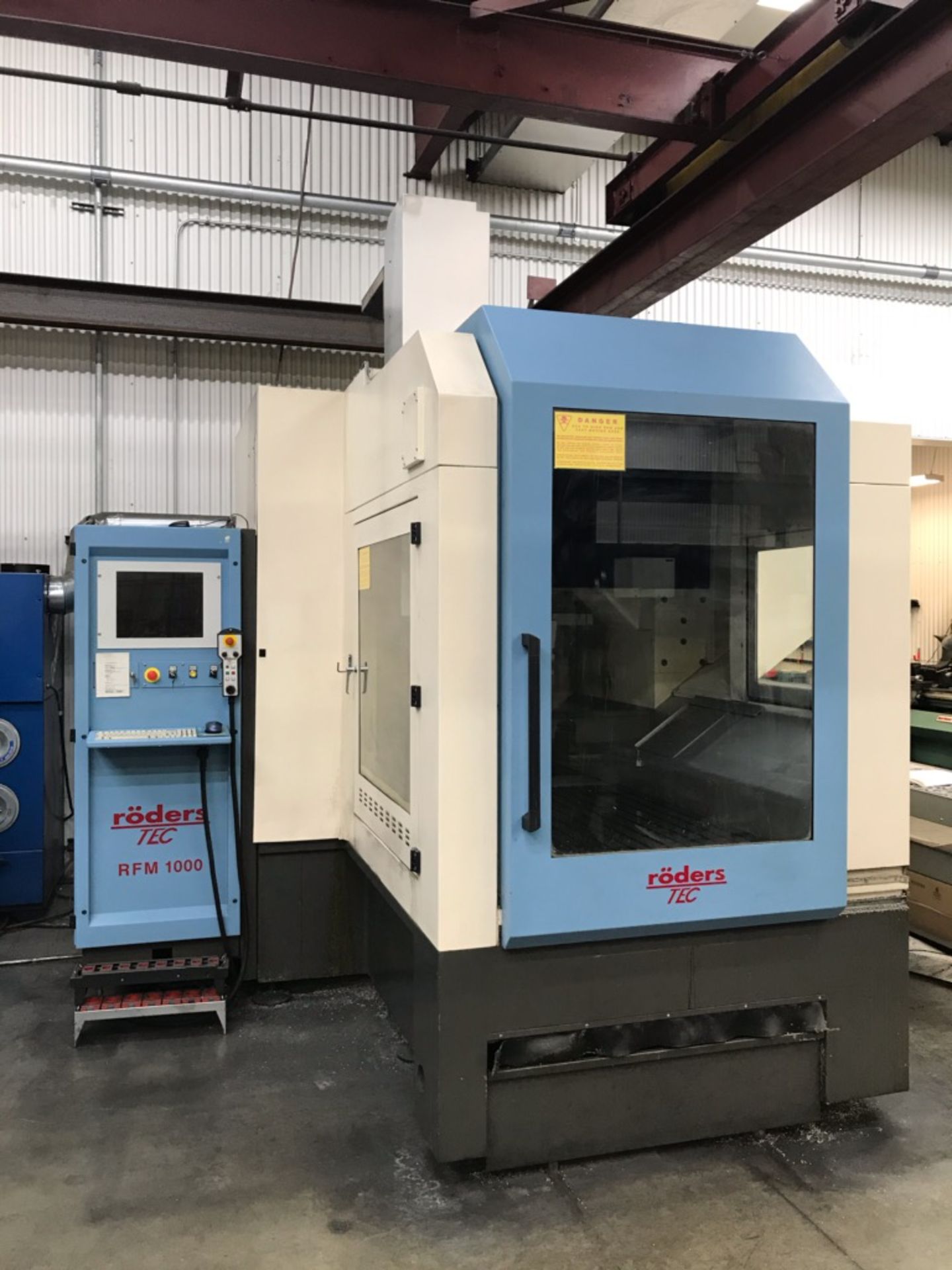 Roders RFM 1000 CNC 3-Axis Vertical Machining Center, New 2004 (see Notes)