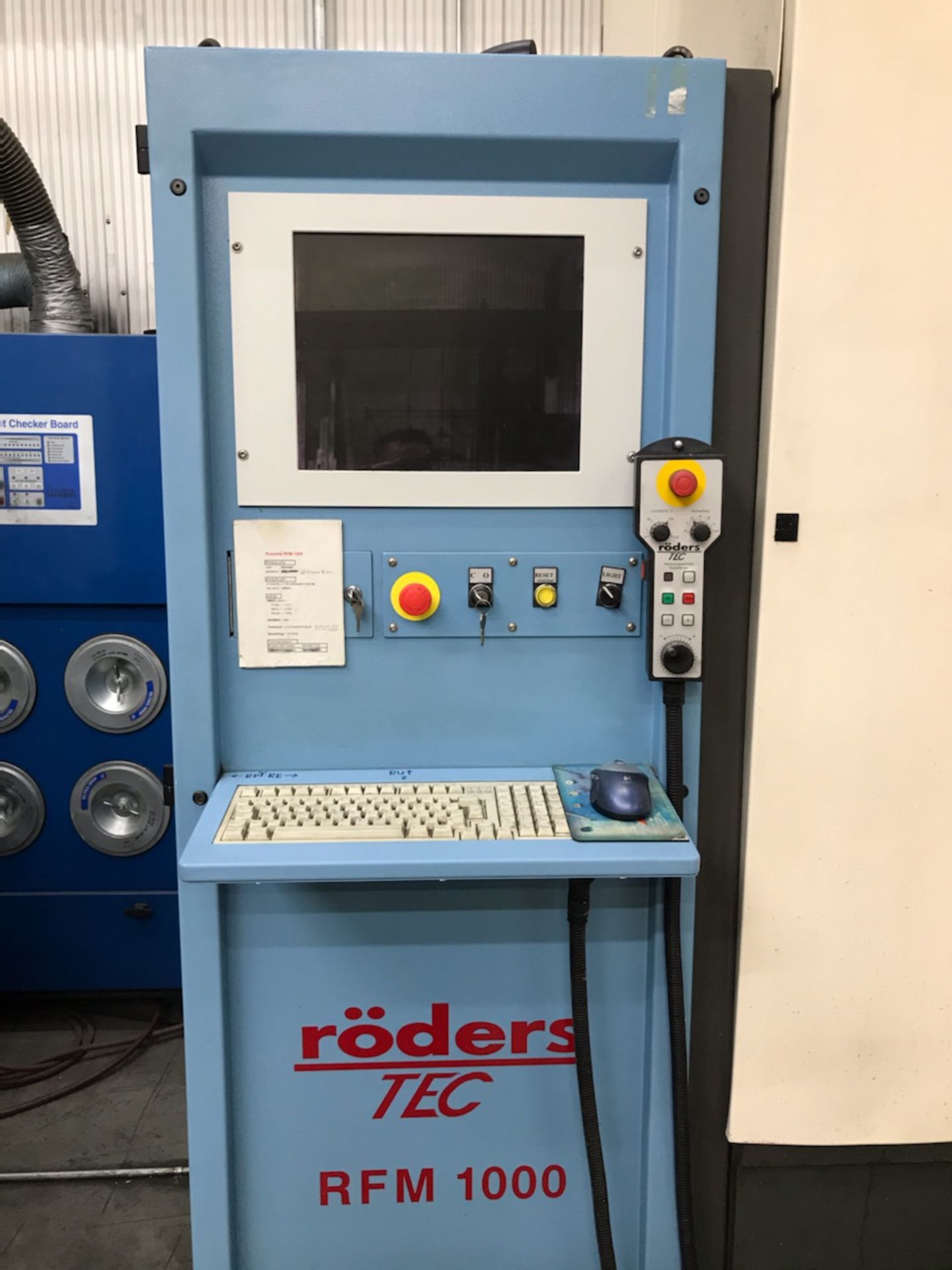 Roders RFM 1000 CNC 3-Axis Vertical Machining Center - Image 2 of 11