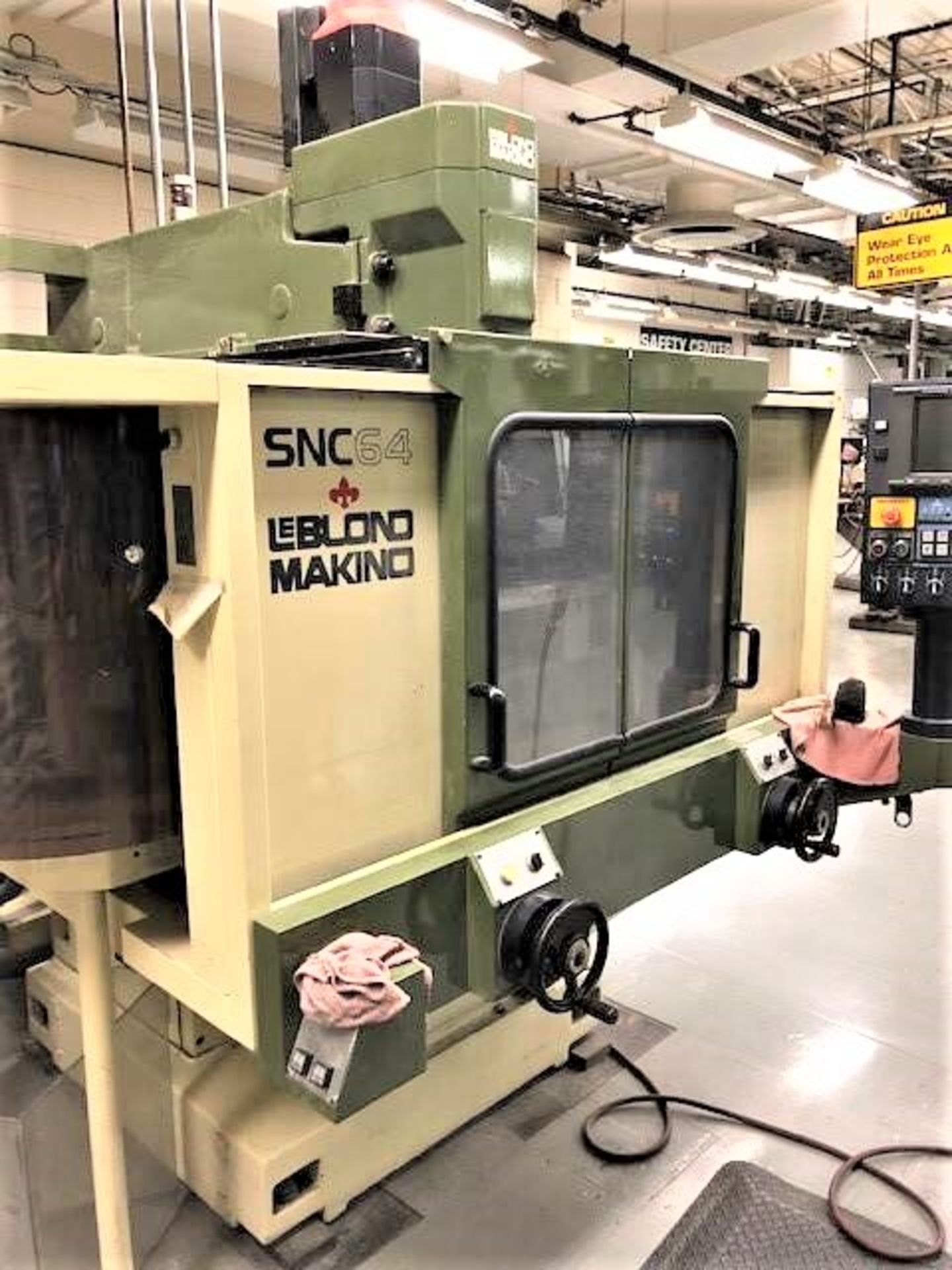 Makino SNC64-A15 CNC Graphite Milling Vertical Machine, 20,000 RPM, S/N A96-289, New 2000