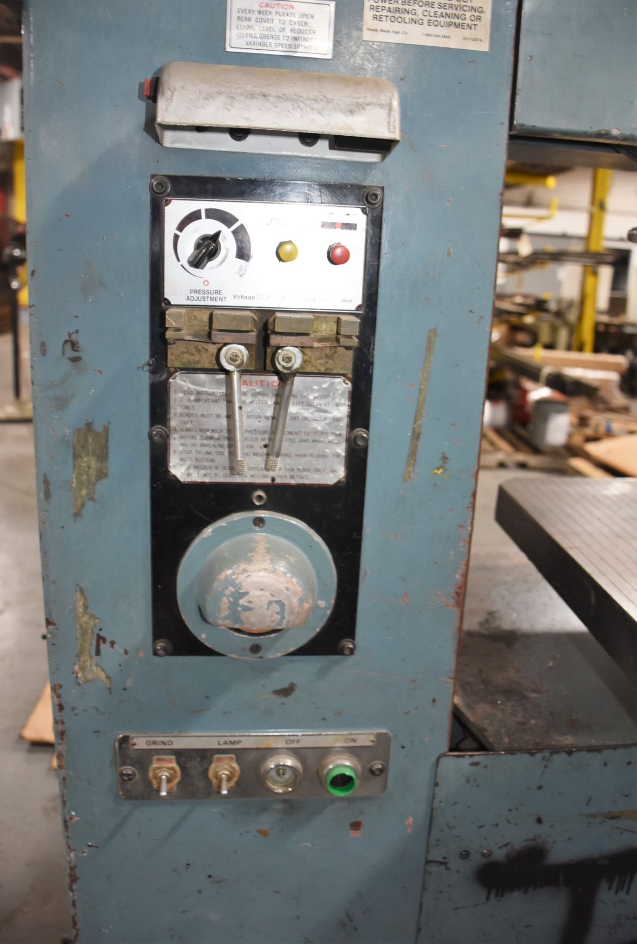 Vertical Band Saw - Image 3 of 5