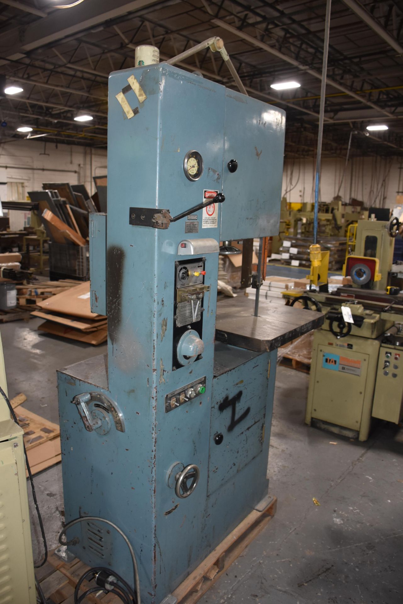 Vertical Band Saw - Image 5 of 5