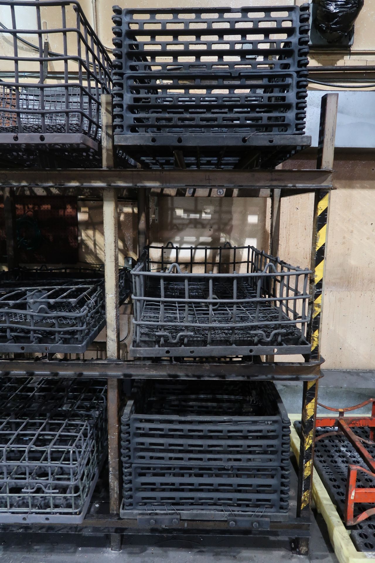 Assorted Heat Treat Baskets & Cages - Image 5 of 6