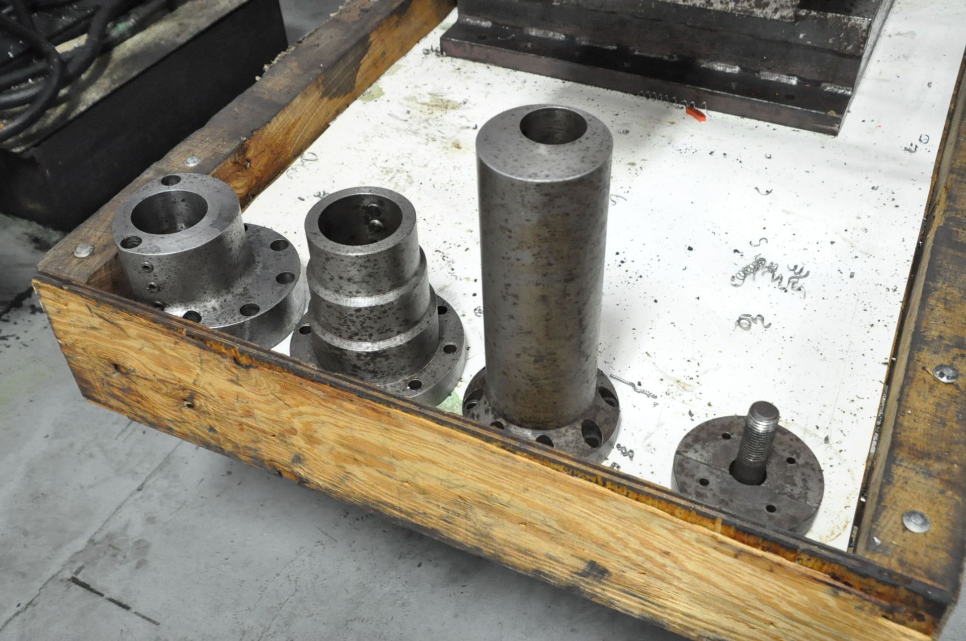 Boring Bar Assembly with (4) Various Small and Large Boring Bar Heads, (Bldg 1) - Image 2 of 4