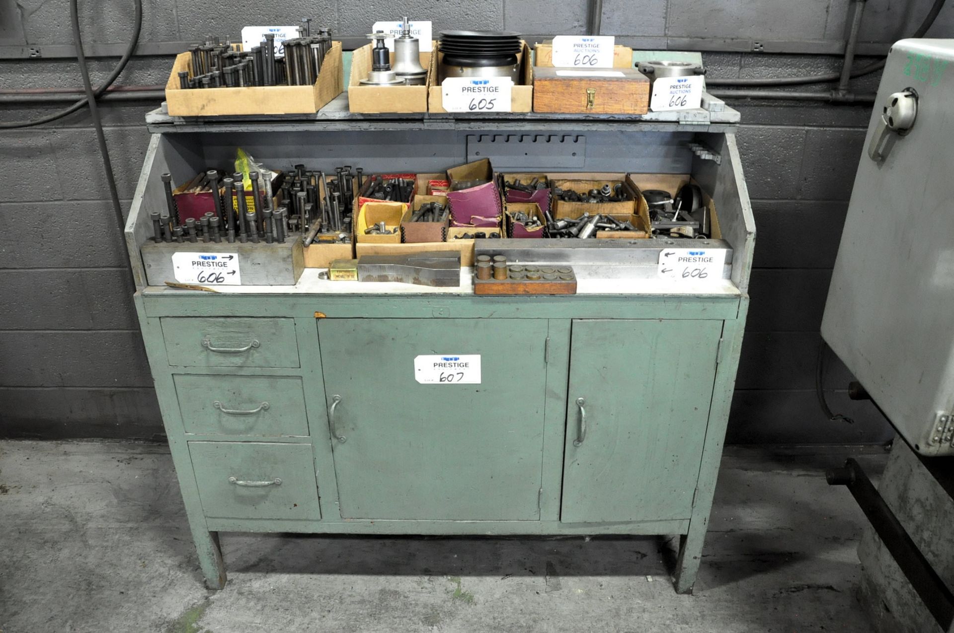 Flip Top Tooling Cabinet, (Contents Not Included), (Bldg 1)