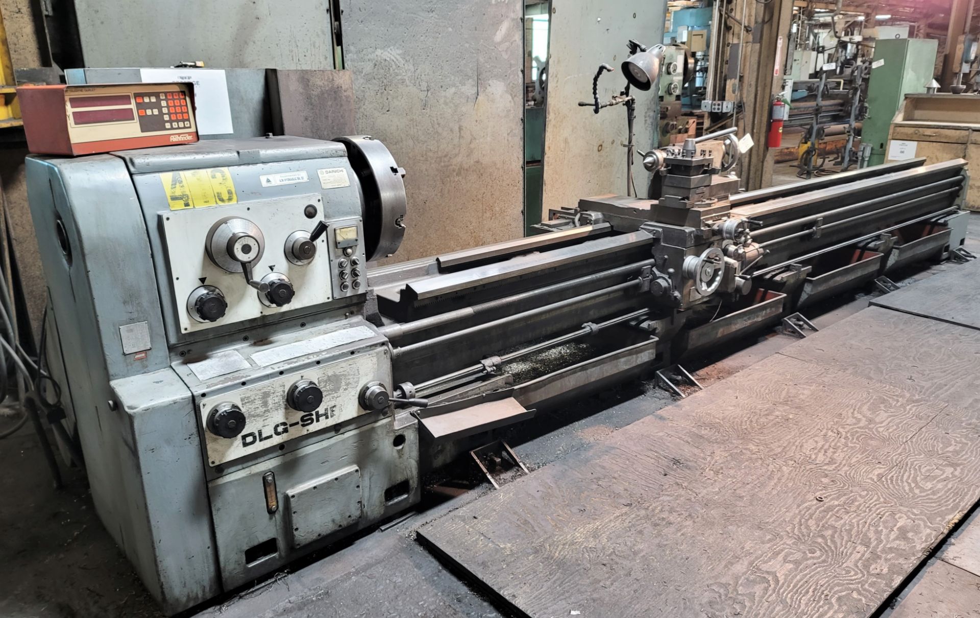 Dainichi DLG-SHB Manual Lathe