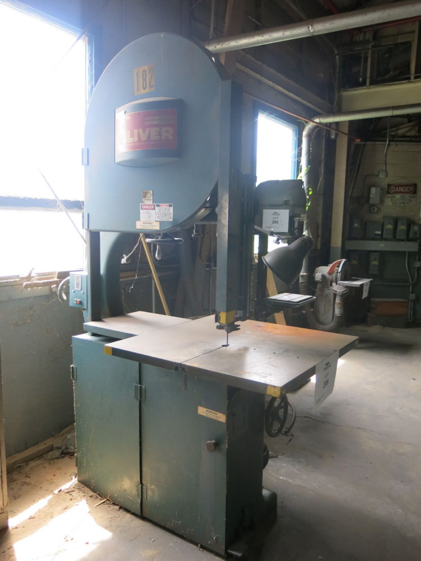 Oliver 416-D Continuous Blade Vertical Wood Cutting Band Saw