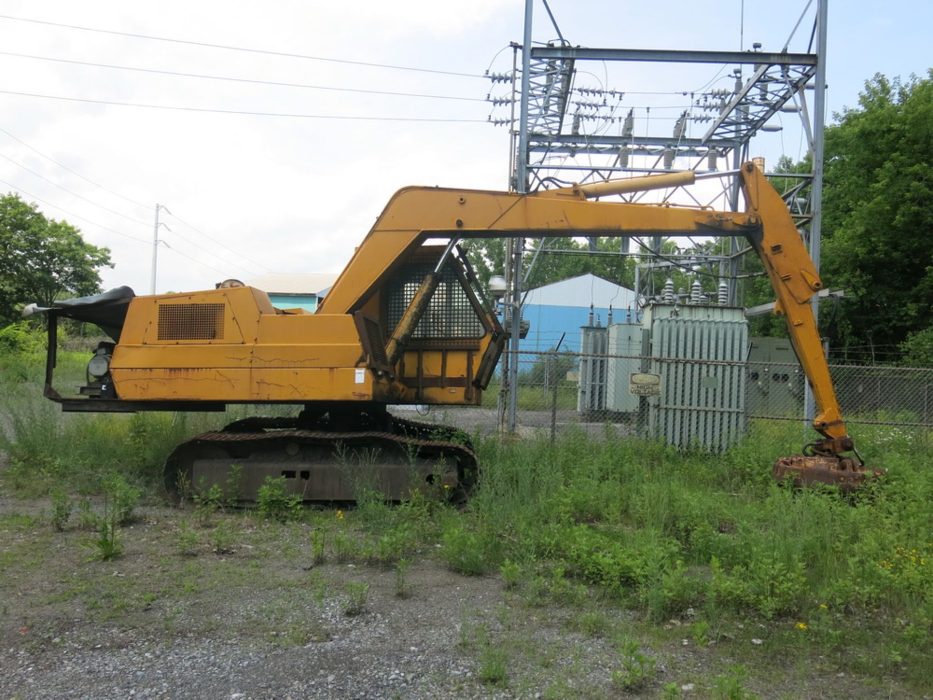 Case Excavator, S/N 07-8-8, w/ Ohio Magnets Model 48LS, Electro Magnetic Lifting Attachment