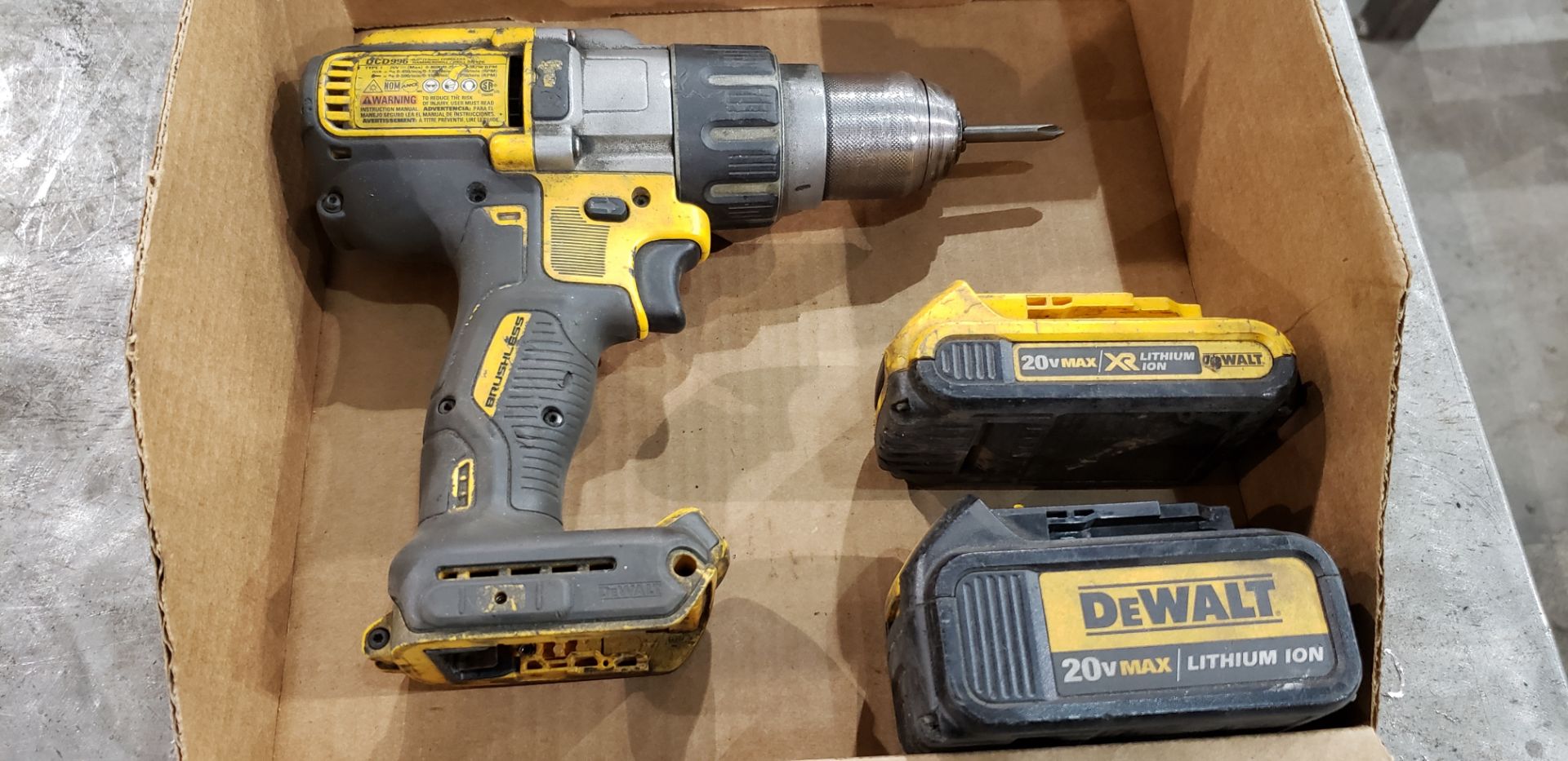 DeWalt DCD996, 1/2", 20V Hammer Drill/Drill Driver W/ (2) Batteries - Image 2 of 3