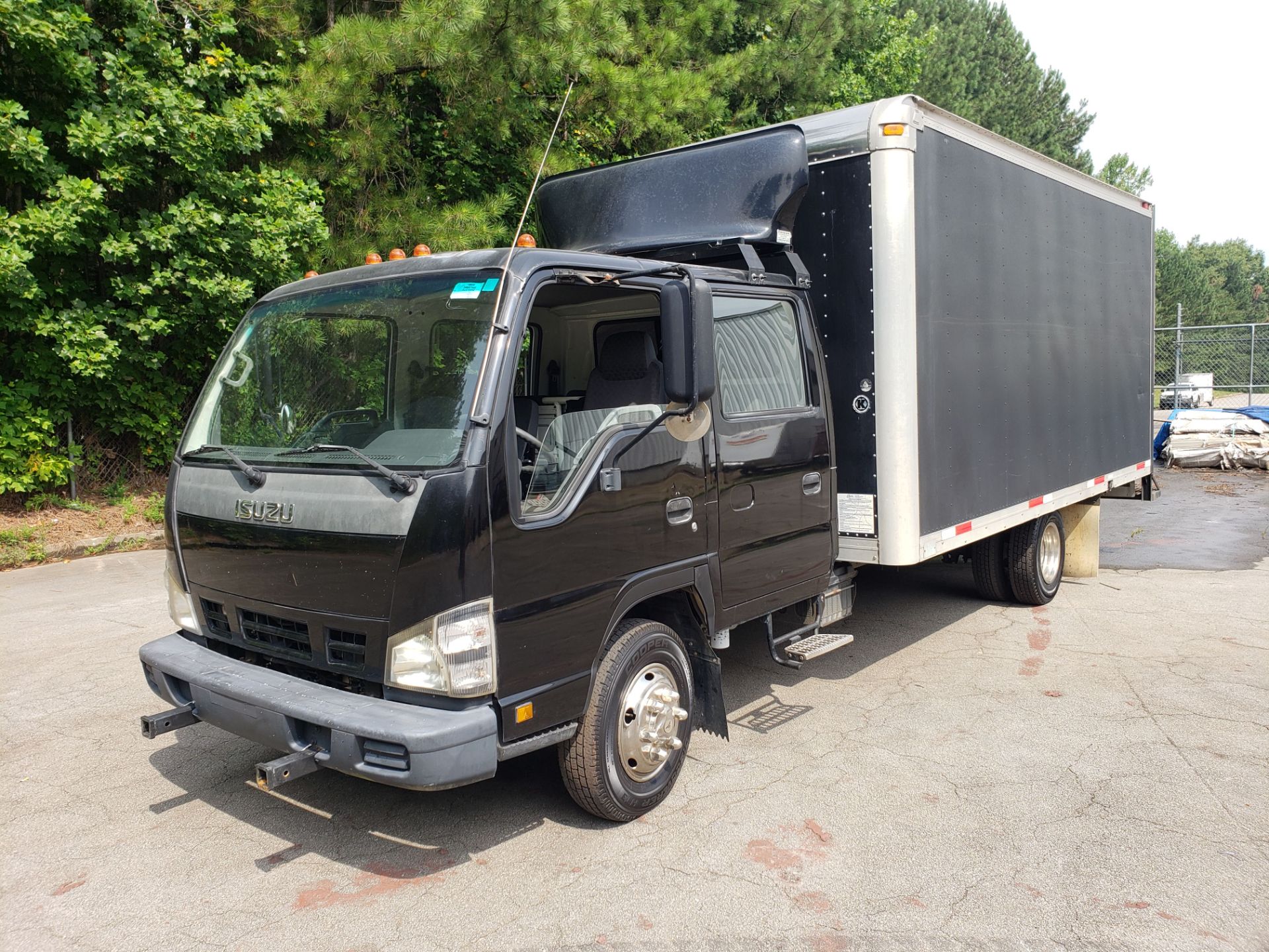 2007 Isuzu 20’ Box Truck