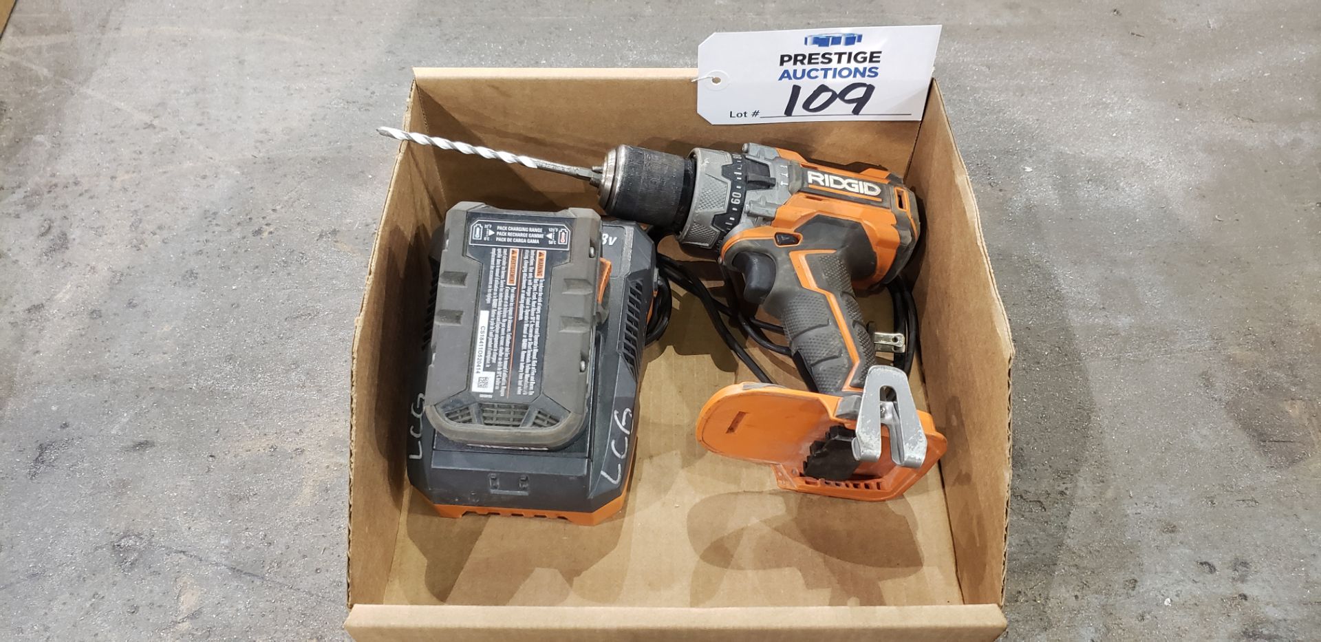 Rigid R86116, 1/2", 18V, VSR Cordless Hammer Drill, 18V Battery & R86092 Battery Charger