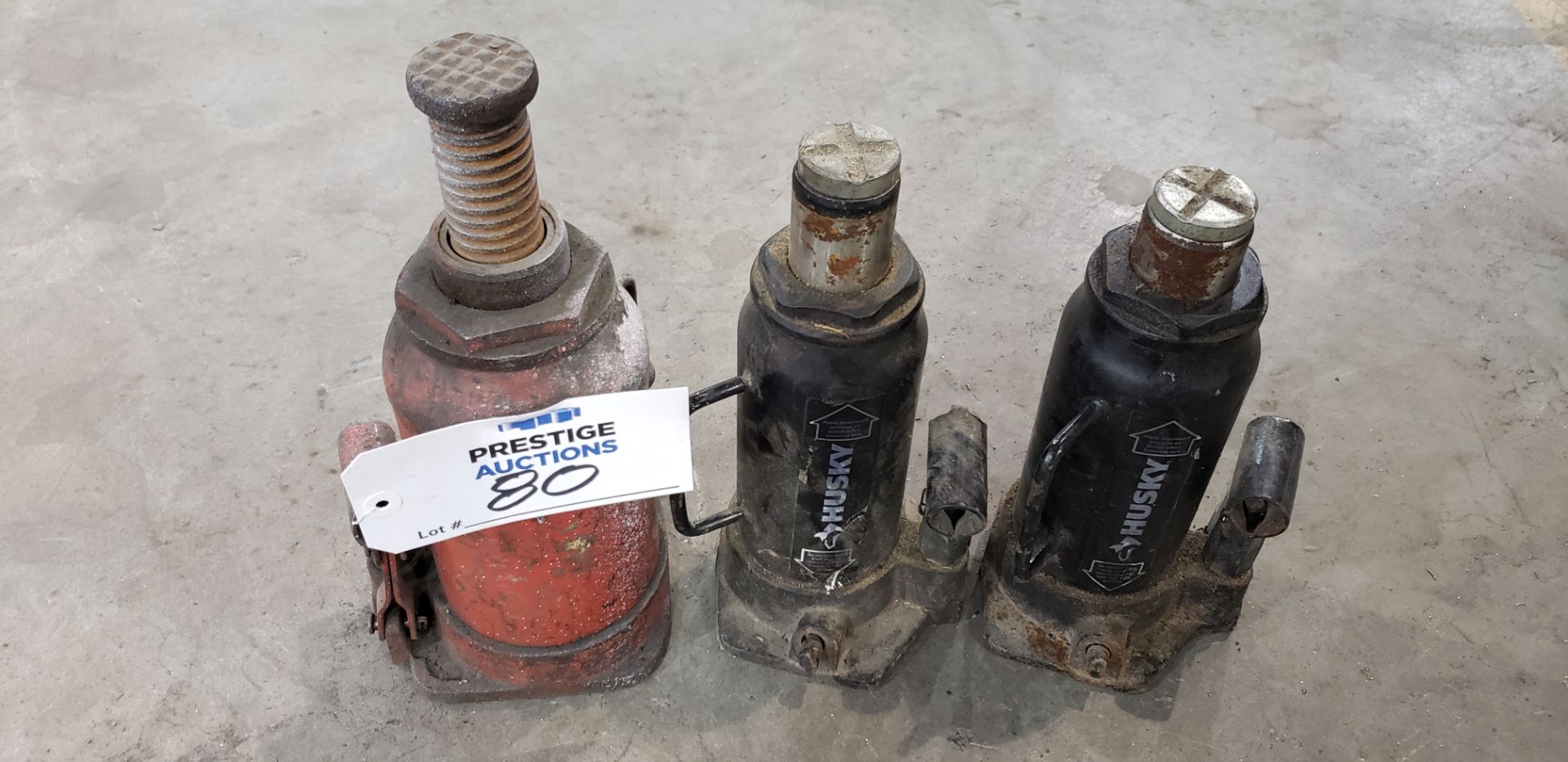 (3) Hydraulic bottle Jacks