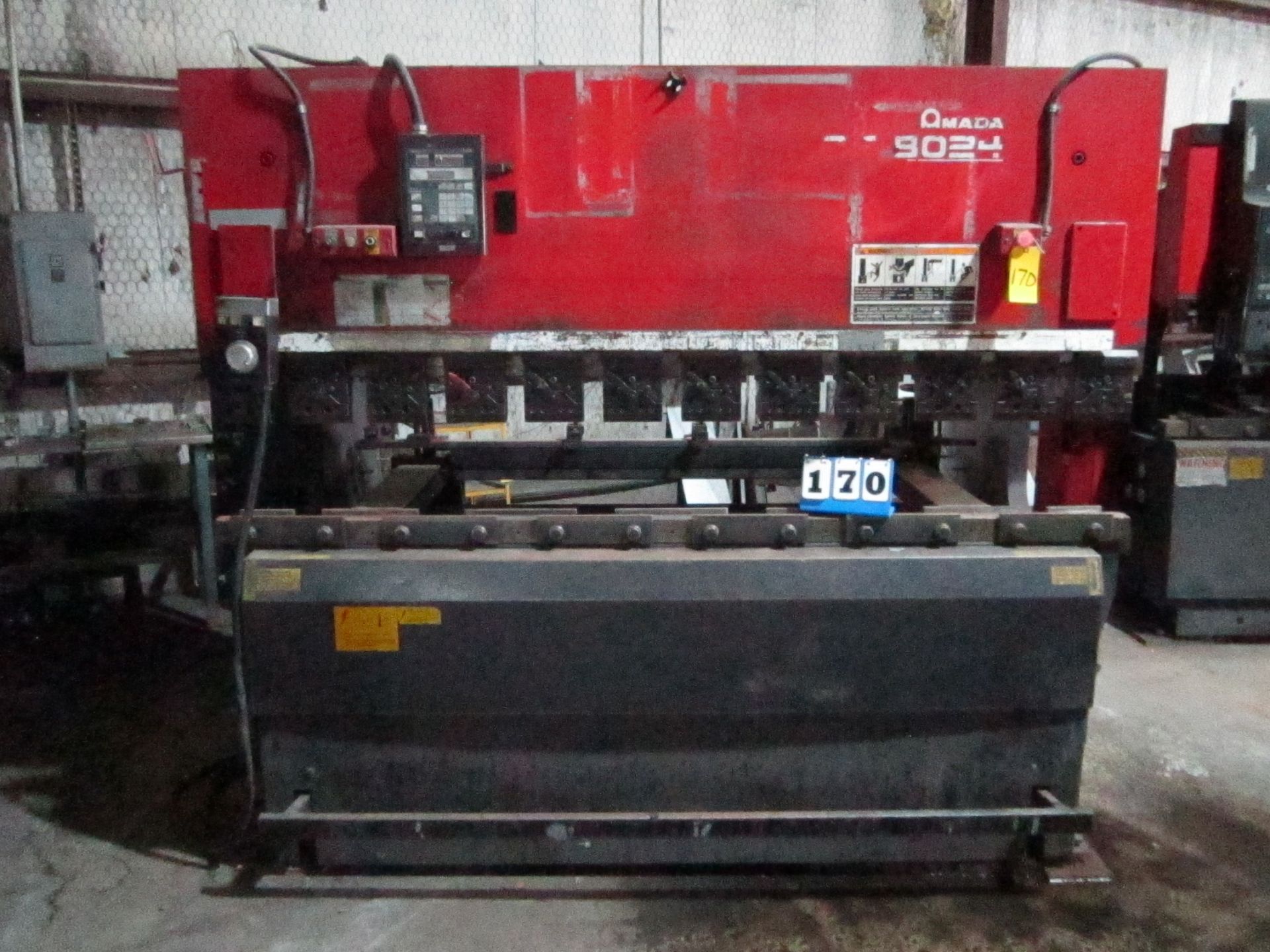 AMADA RG-8024 PRESS BRAKE