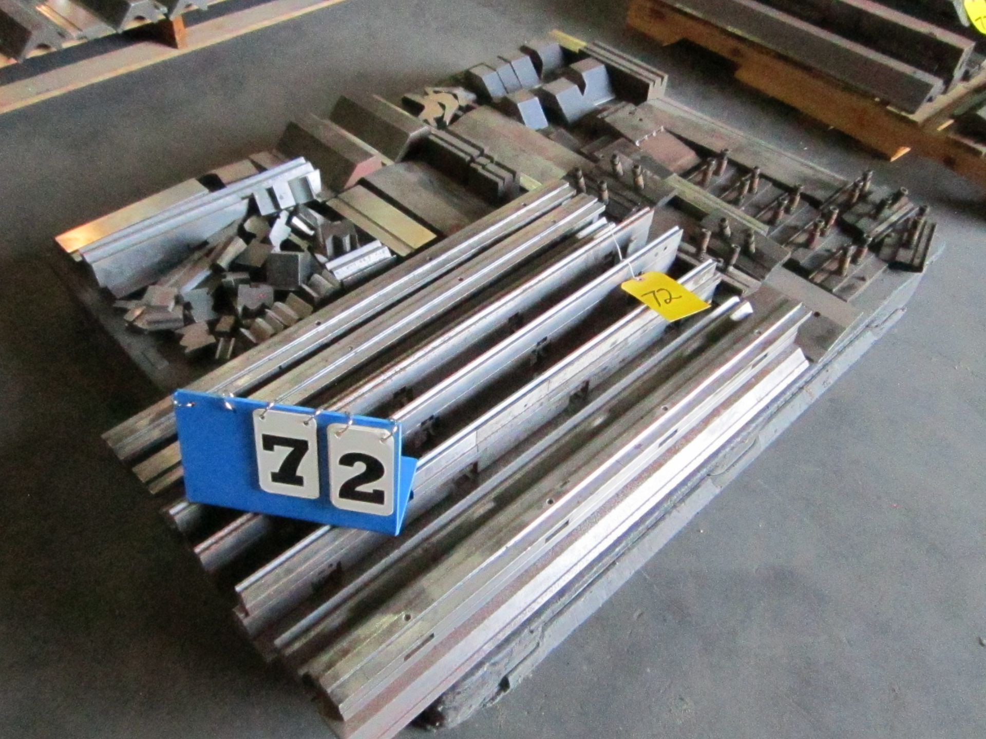 PRESS BRAKE DIES