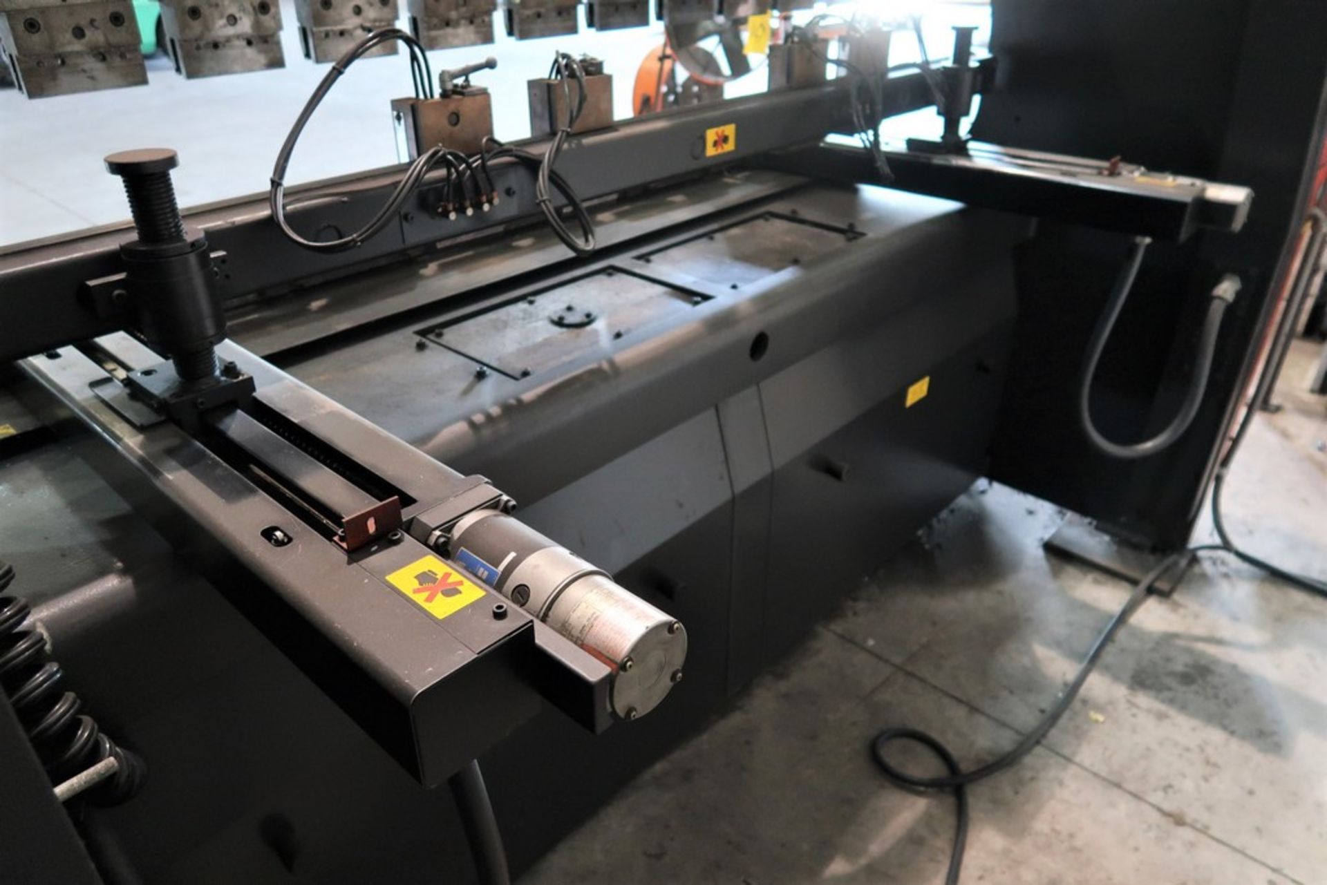 AMADA FBD-8025E CNC PRESS BRAKE - Image 7 of 8