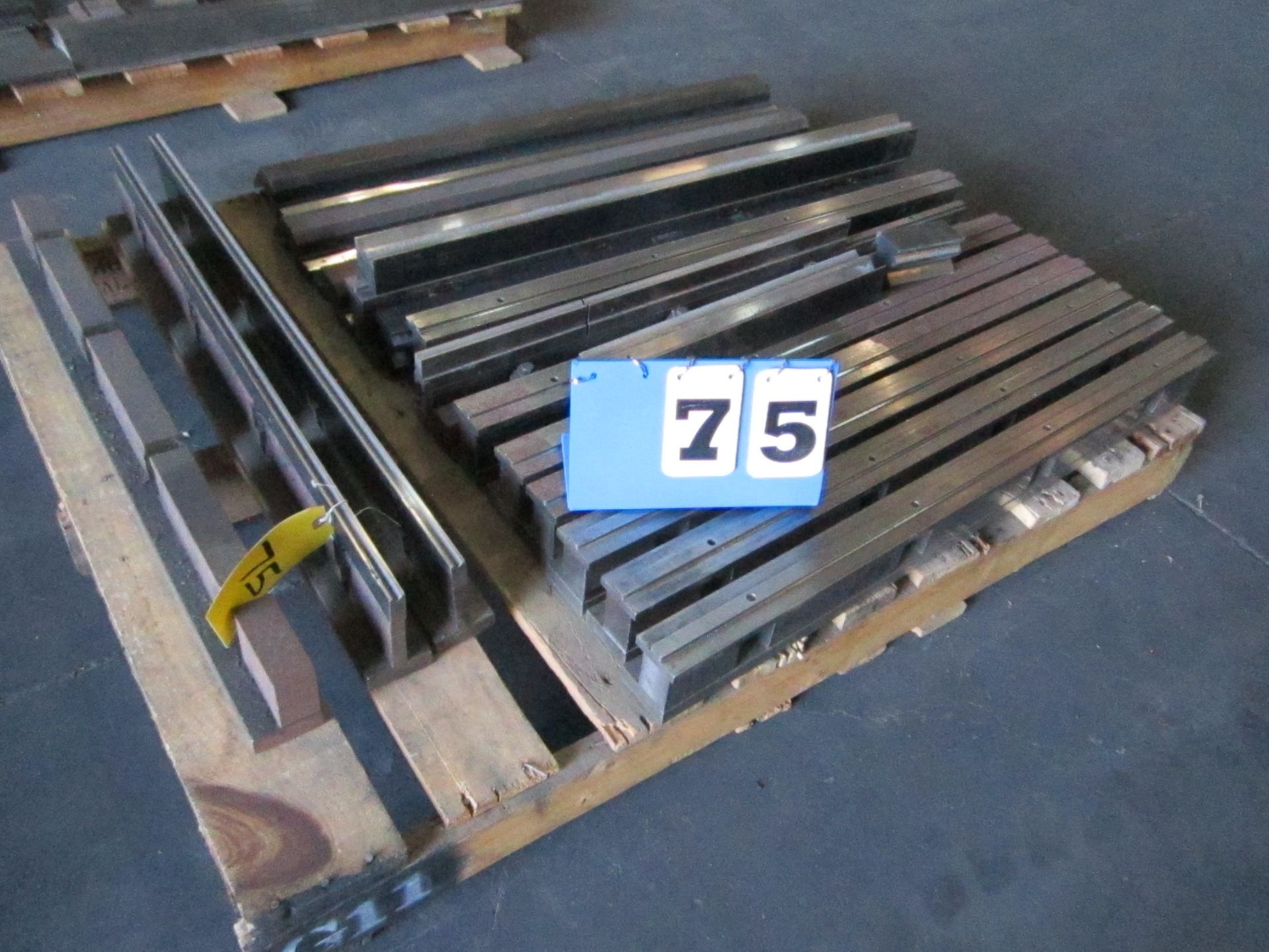 PRESS BRAKE DIES