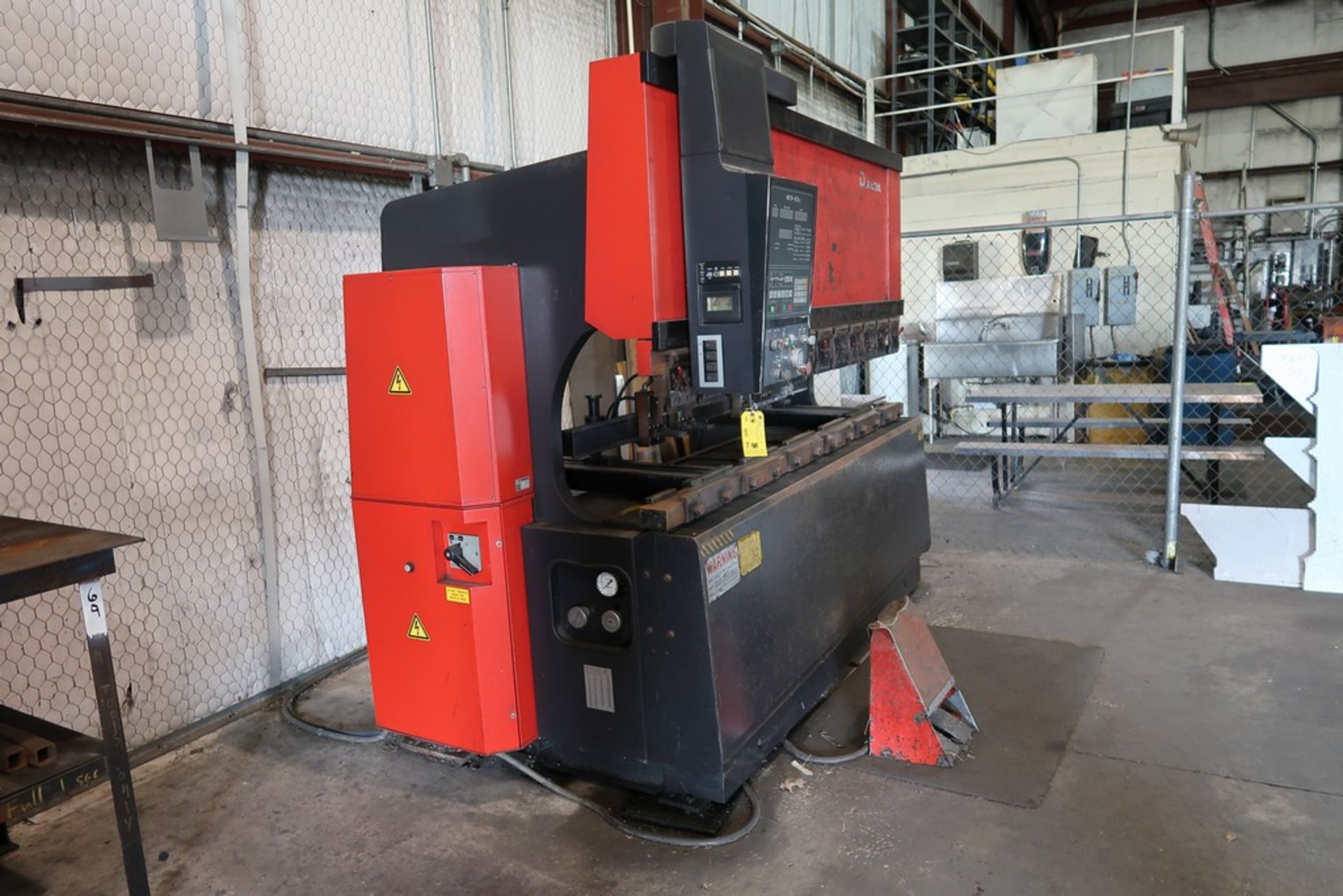 AMADA FBD-8025E CNC PRESS BRAKE - Image 4 of 8