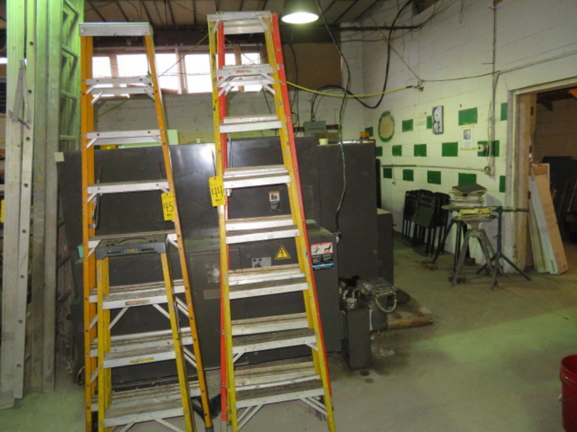 (2) 8 FT. FIBERGLASS LADDERS