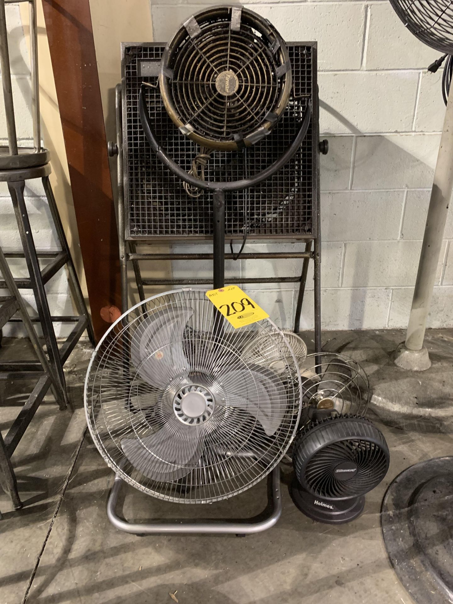 (7) ASSORTED FANS